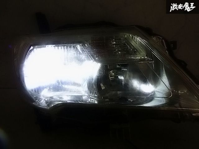 ☆点灯OK☆日産 純正 C26 NC26 FC26 セレナ 前期 HID ヘッドライト