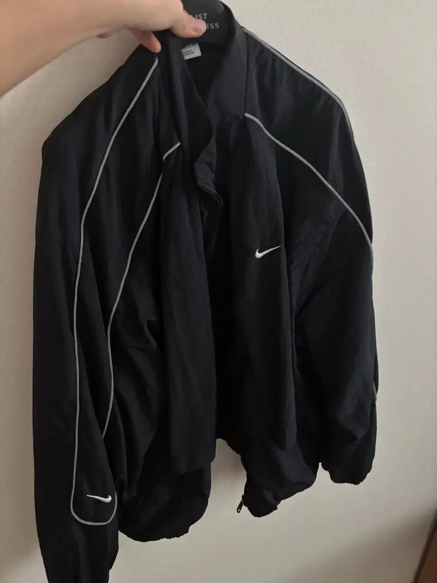ナイキ NIKE NSW ソロ SOLO スウッシュ SWOOSH ウィンドブレーカー