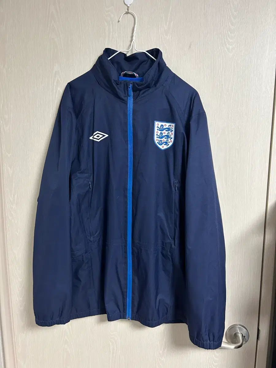 アンブロ イングランド サッカーチーム ウィンドブレーカー ネイビー M