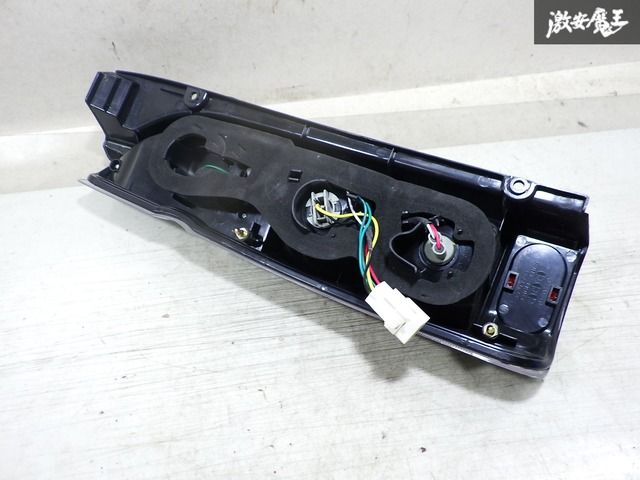 破損無し！】ハイエース 200ハイエース EAGLEEYES イーグルアイ LED