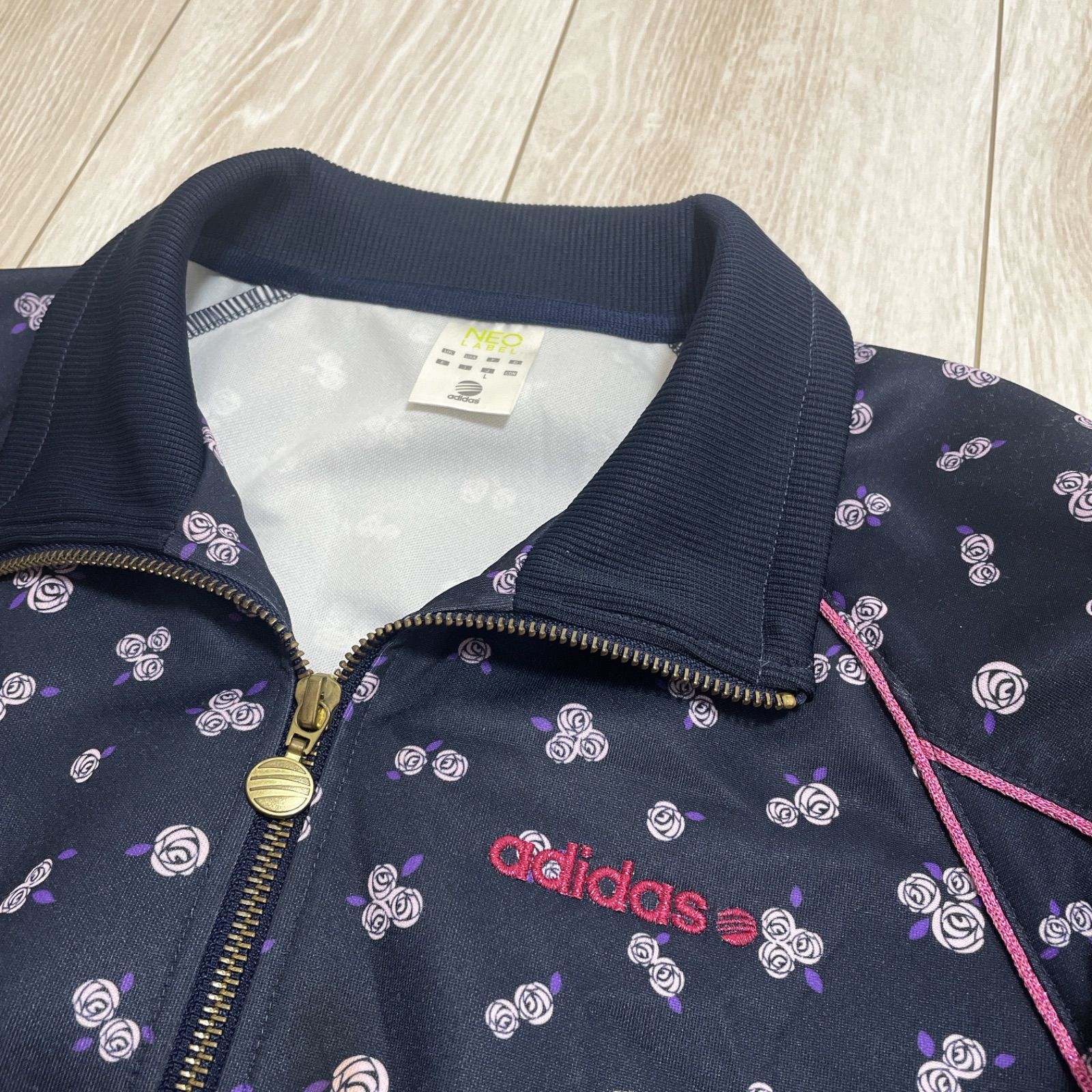 adidas アディダス ジャージ トラックジャケット ロゴ刺繍 花柄