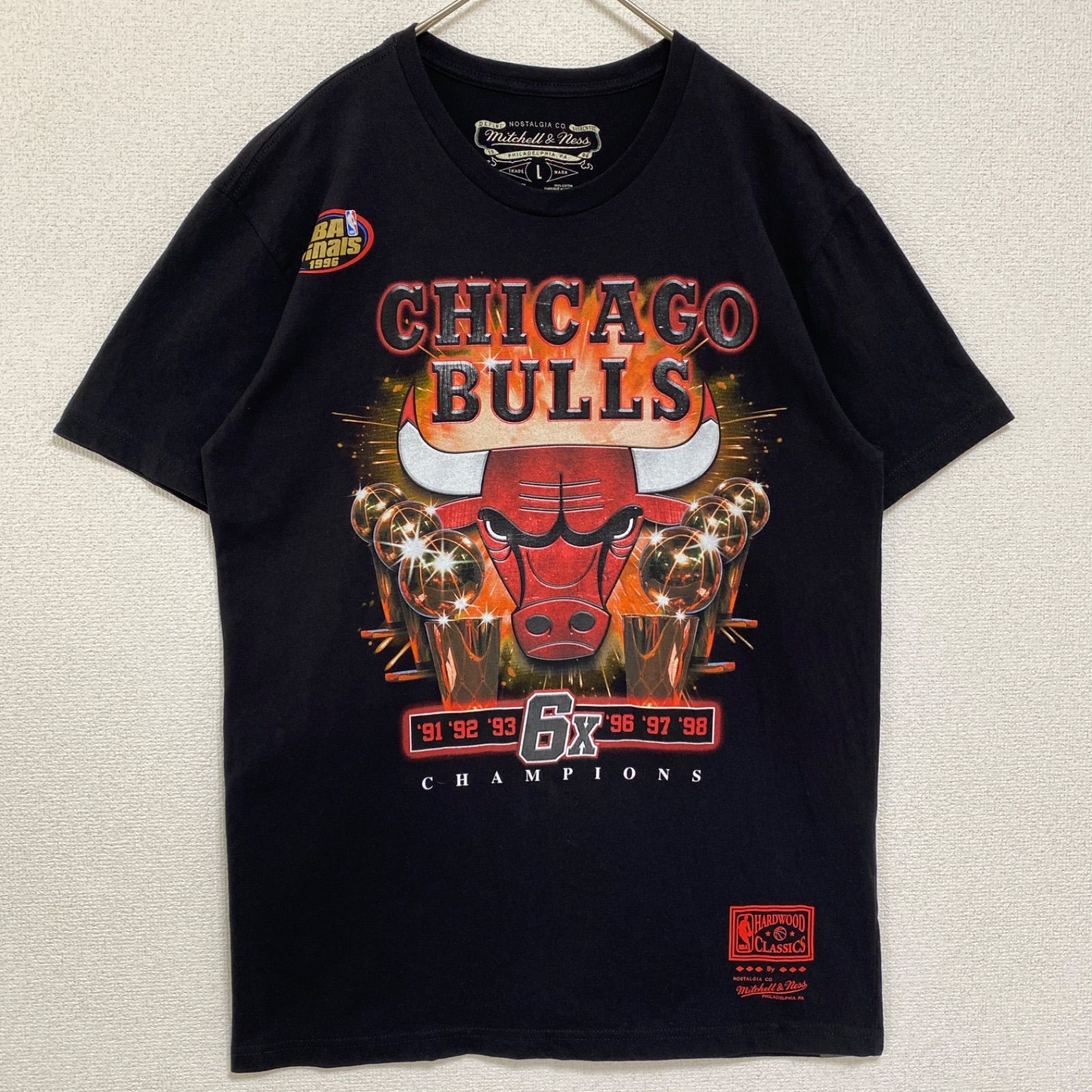 希少】Mitchell&Ness NBA シカゴブルズ 6連覇 Tシャツ Chicago Bulls