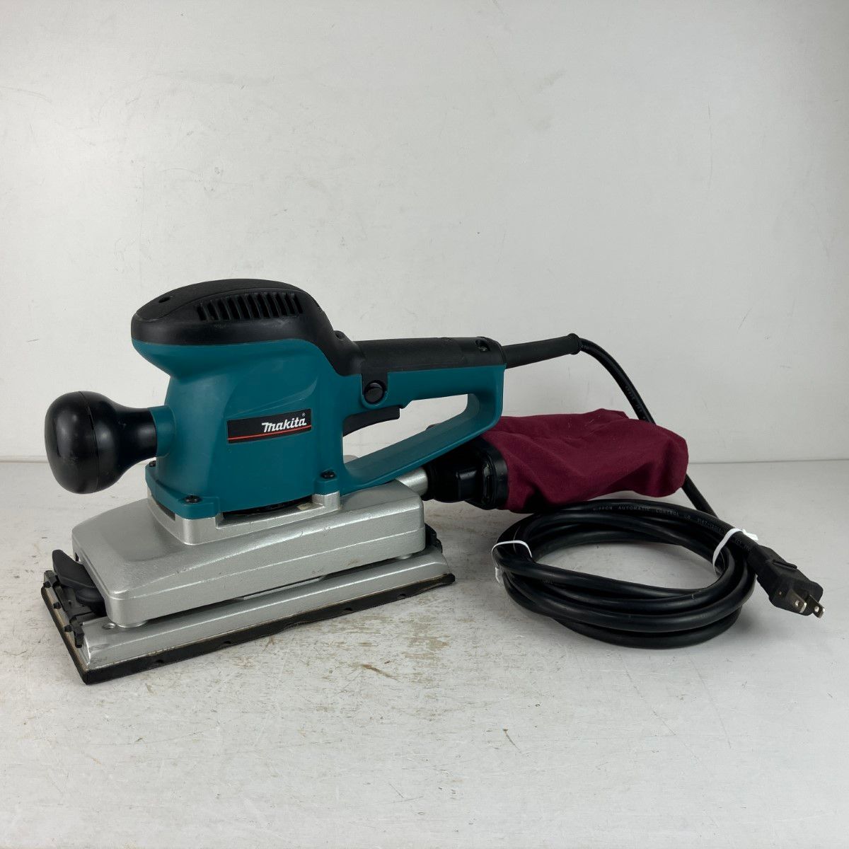 MAKITA マキタ 100v 仕上サンダ BO4900V ブルー MAKITA マキタ 100v 仕上サンダ BO4900V ブルー