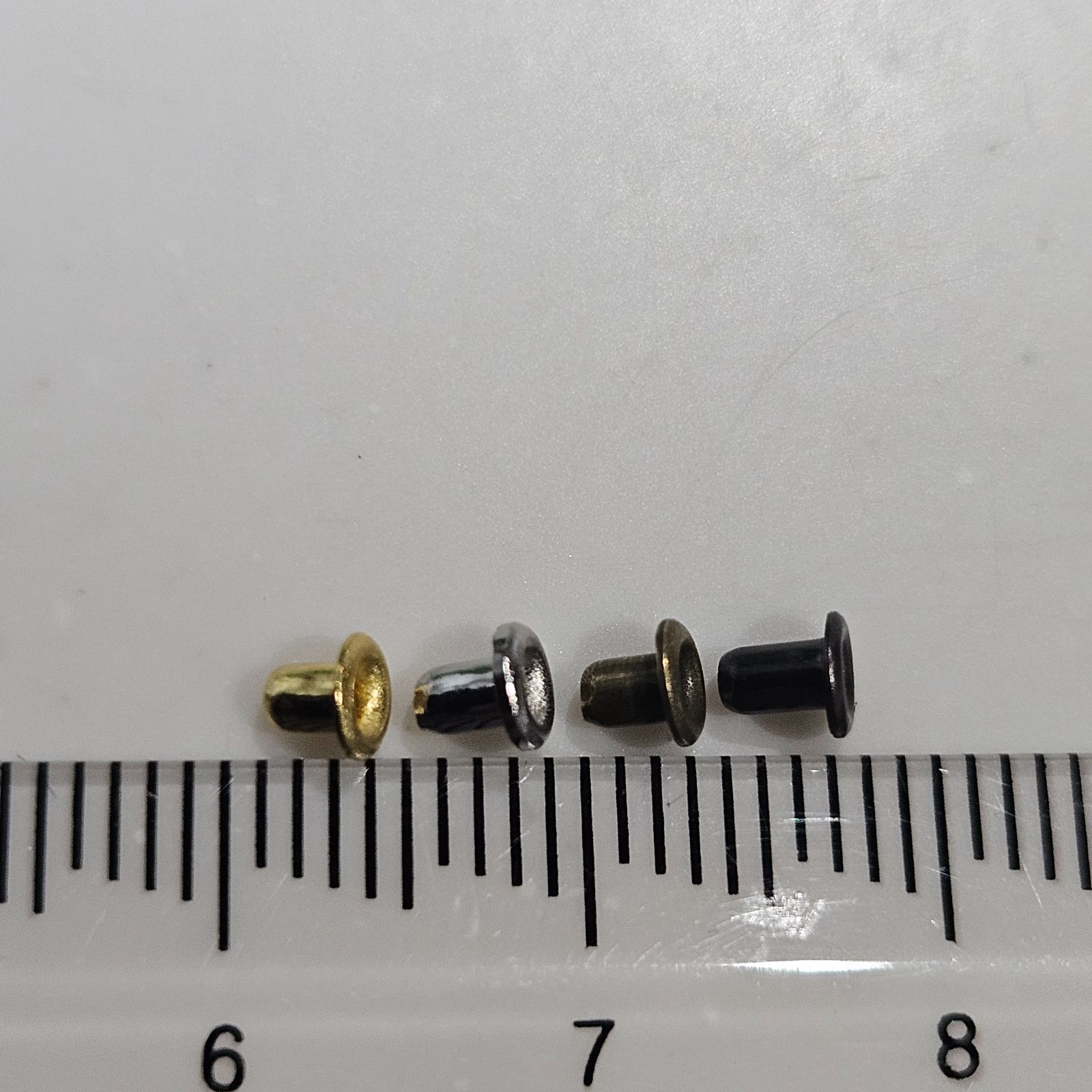 ミニハトメ 極小ハトメ 内径1mm 1.5mm 2mm 30個 ドール用 - メルカリ