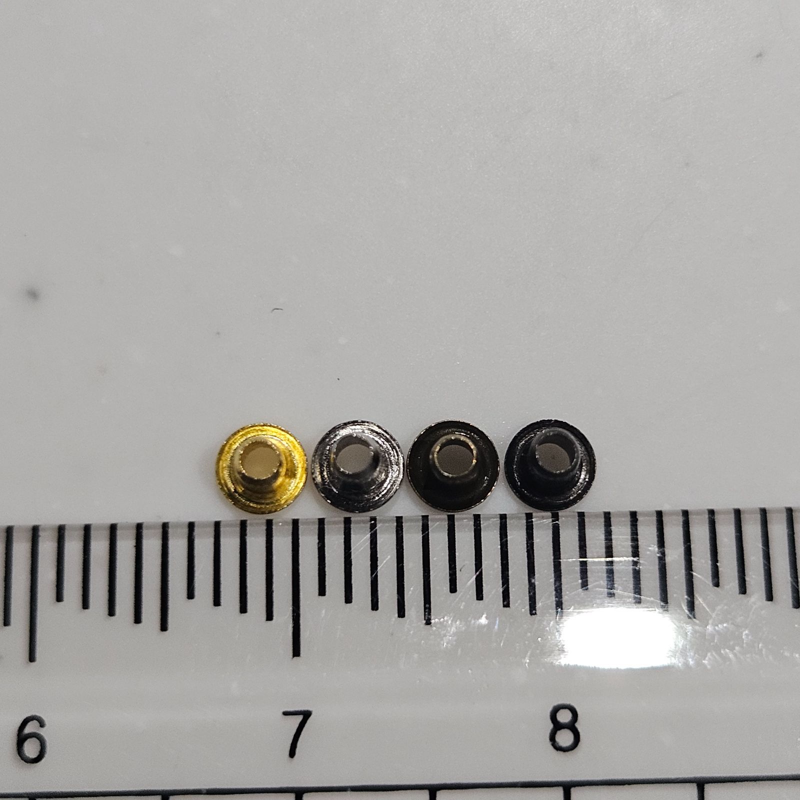 ミニハトメ 極小ハトメ 内径1mm 1.5mm 2mm 30個 ドール用 - メルカリ