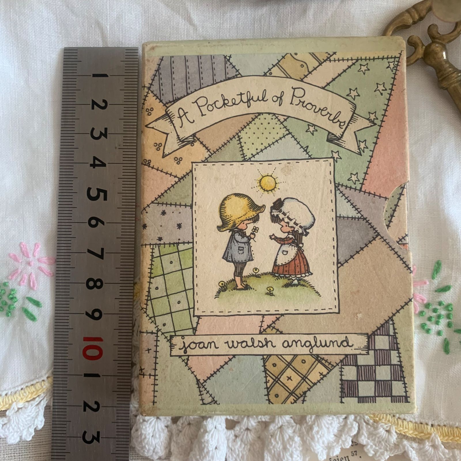 ヴィンテージ絵本 A Pocketful of Proverbs（ジョーン・ウォルシュ