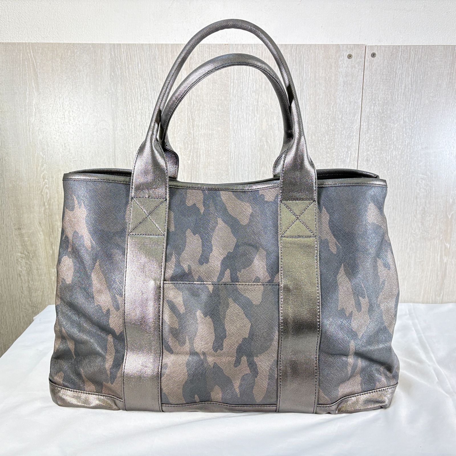 Vivienne Westwood トートバッグ オーブ カモフラ柄 ヴィヴィアン