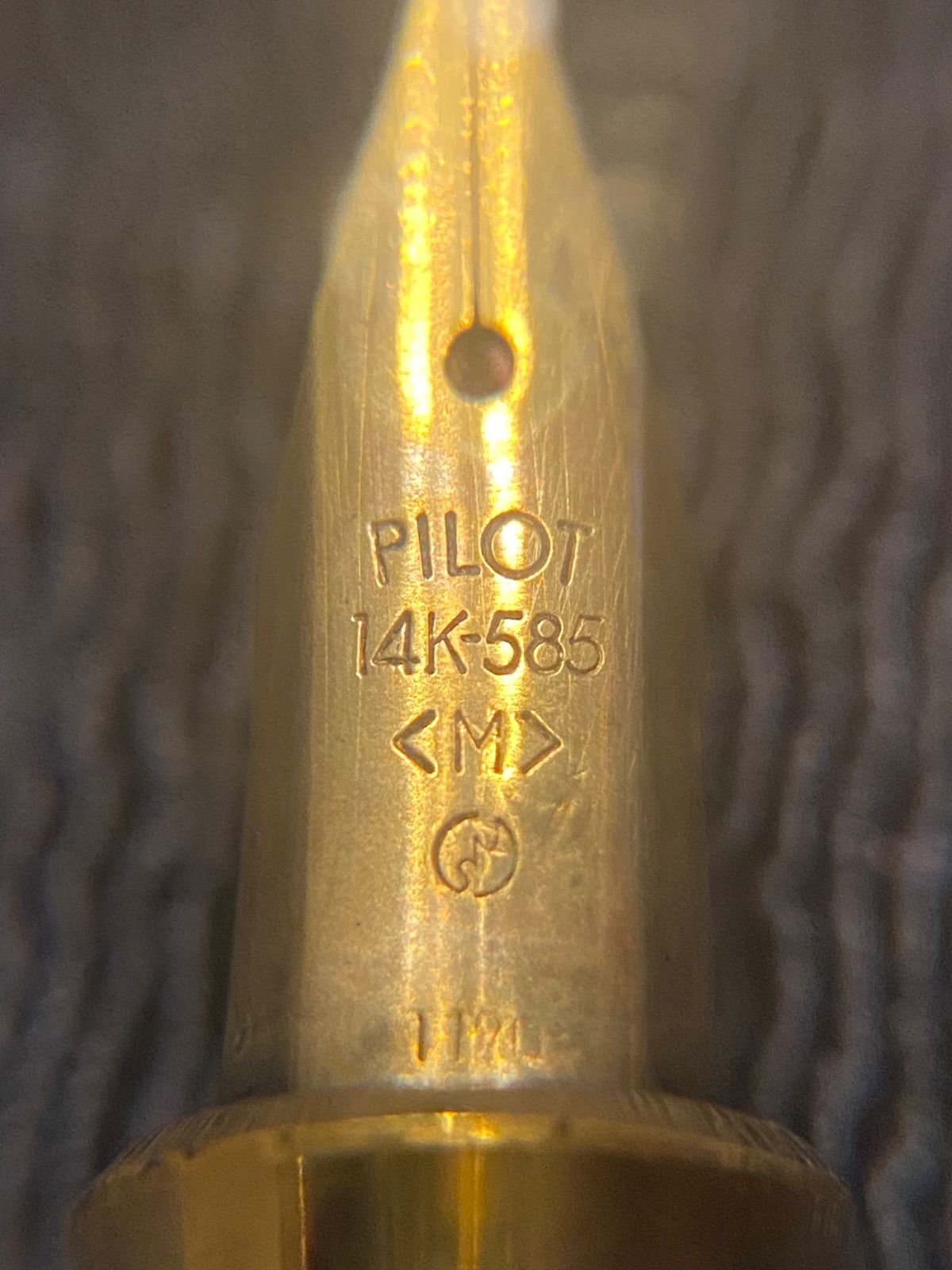 万年筆】PILOT パイロット 万年筆 中字M 14K585刻印あり レッド