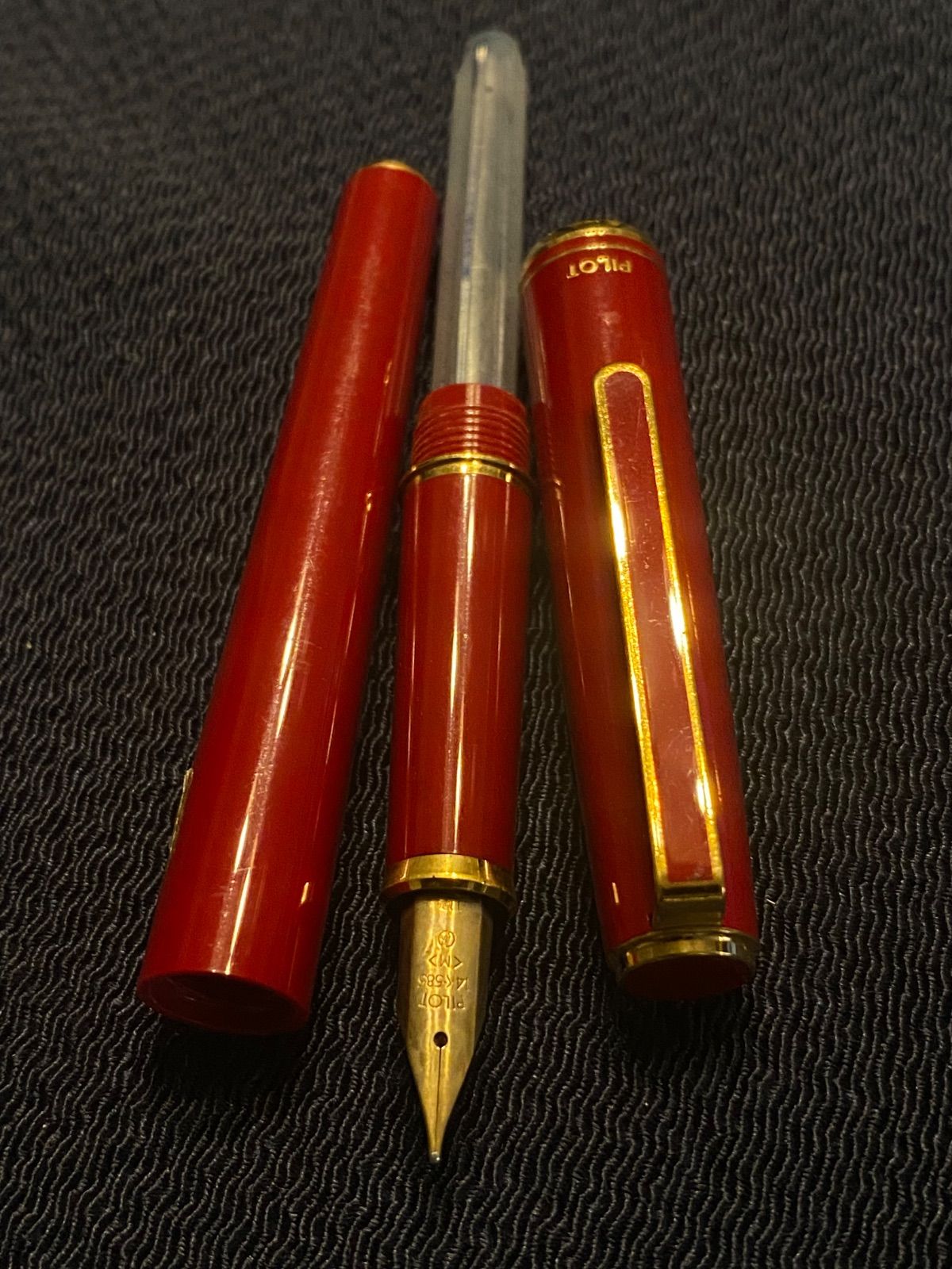 万年筆】PILOT パイロット 万年筆 中字M 14K585刻印あり レッド