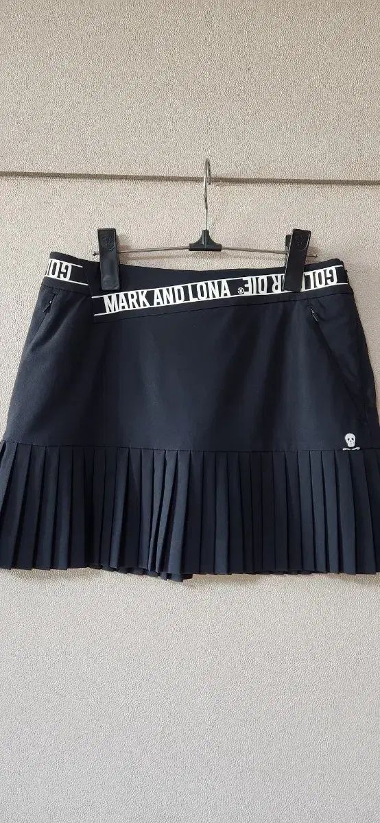MARK & LONA プリーツスカート ブラック 【公式通販】