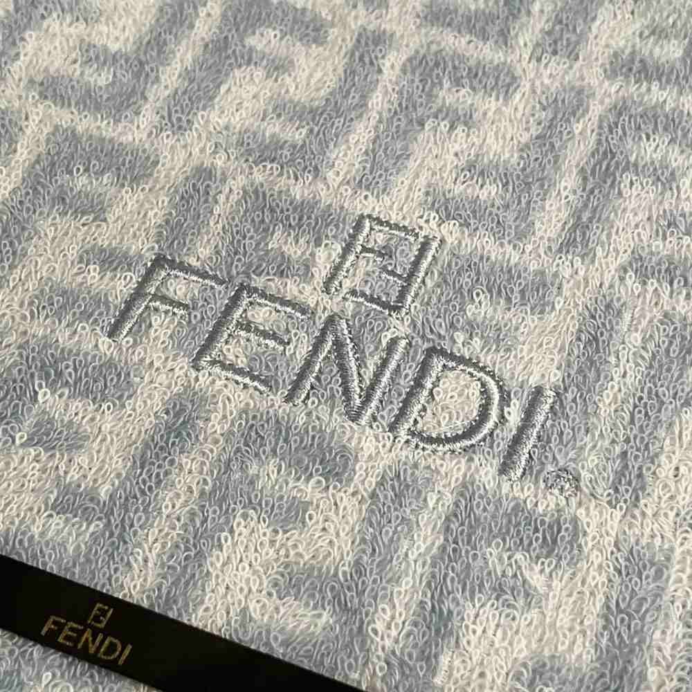 フェンディ FENDI タグ付き バスタオル ズッカ柄 箱 青 ブルー □GY99