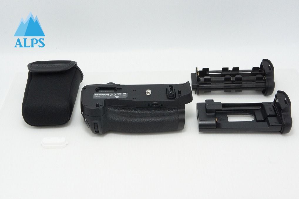 美品 Nikon ニコン MB-D17 D500用 マルチパワーバッテリーパック 260515i