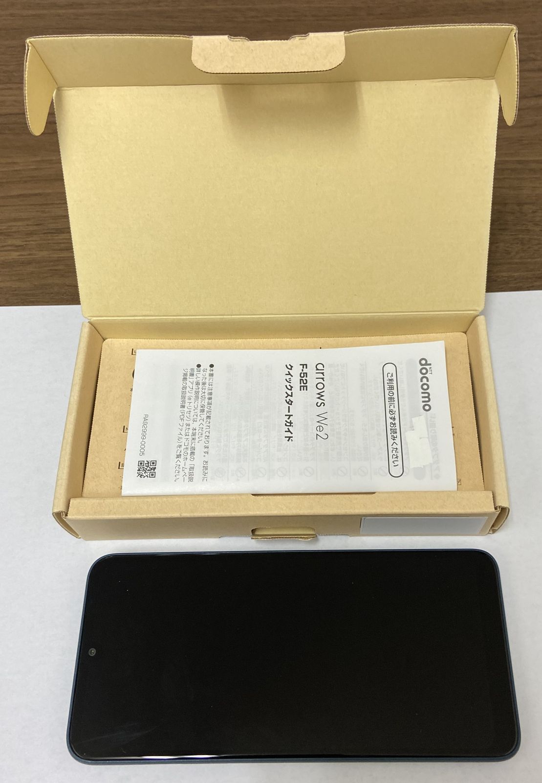 arrows We2 F-52E docomo 本体（美品）ネイビーグリーン- メルカリ