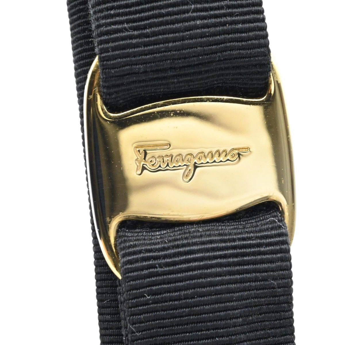 Salvatore Ferragamo サルヴァトーレフェラガモ ヴァラリボン ナイロン