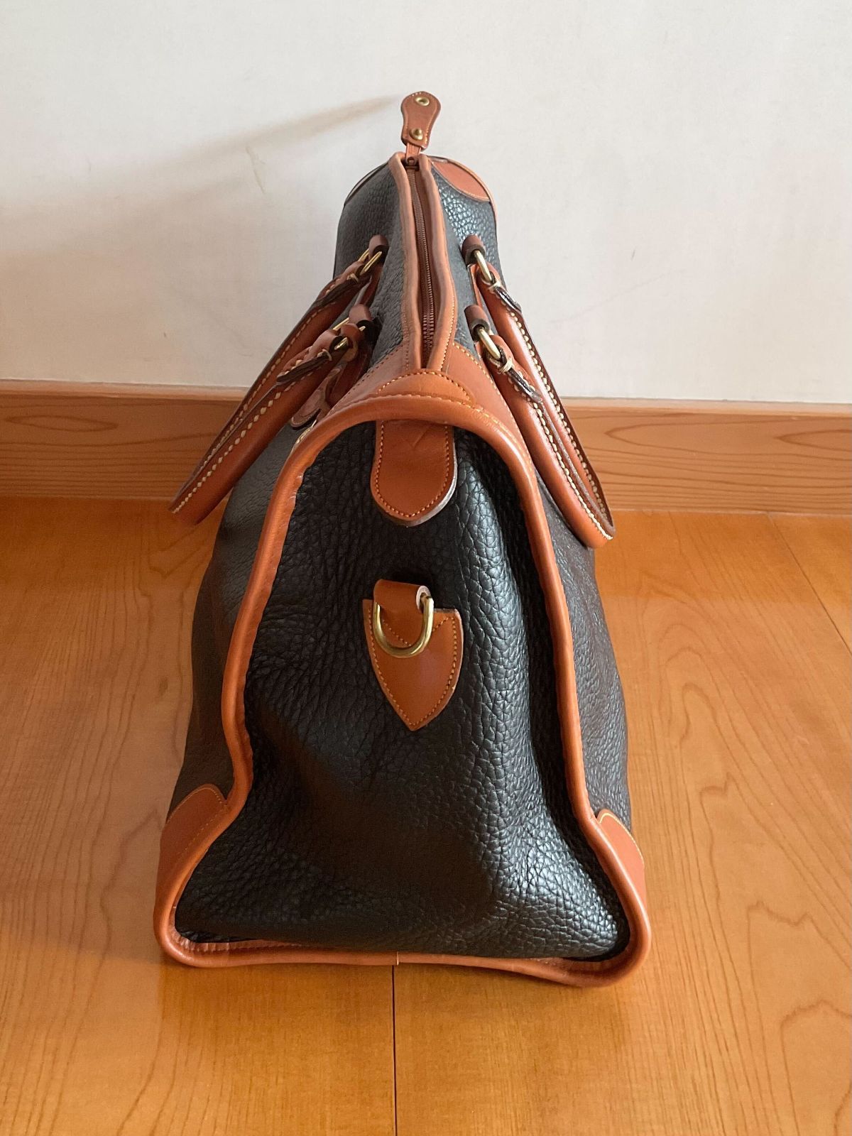 レディース USA製オールウェザーレザー／Dooney & Bourke (ドゥーニー 