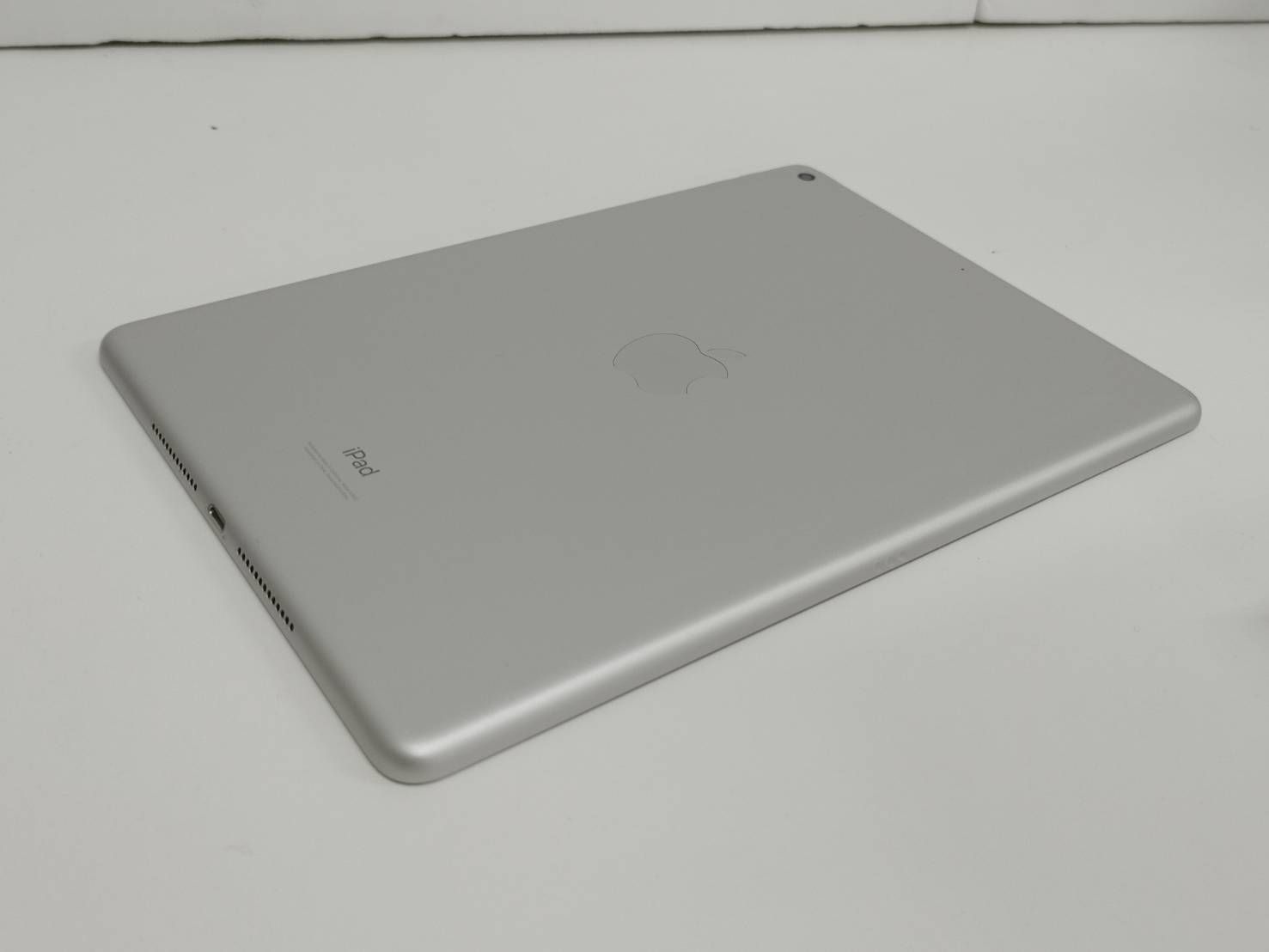 iPad 第9世代 64GB バッテリー81% 良品 - メルカリ