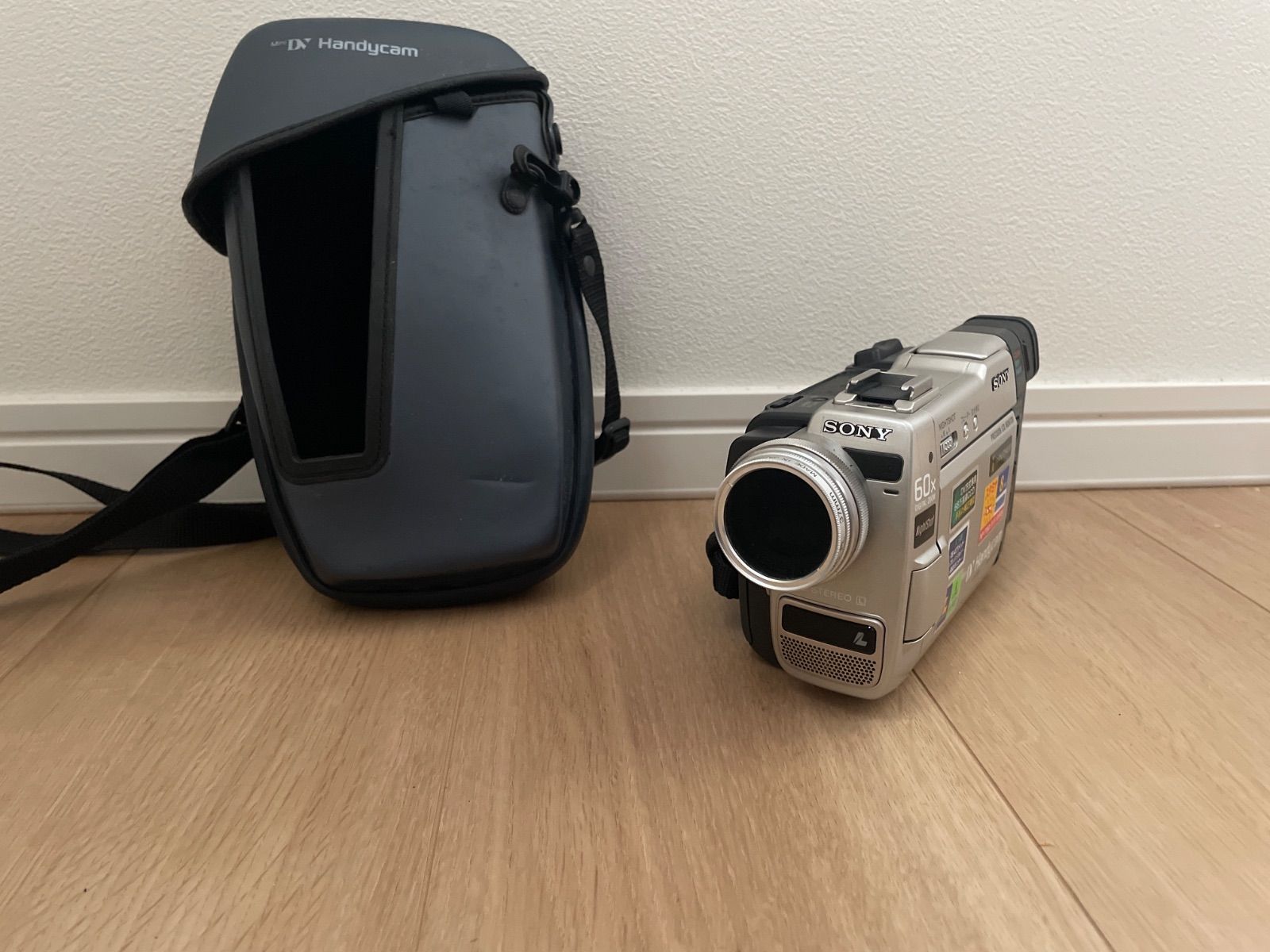 動作未確認ジャンク】SONY DCR-TRV9 ビデオカメラ Handycam - メルカリ