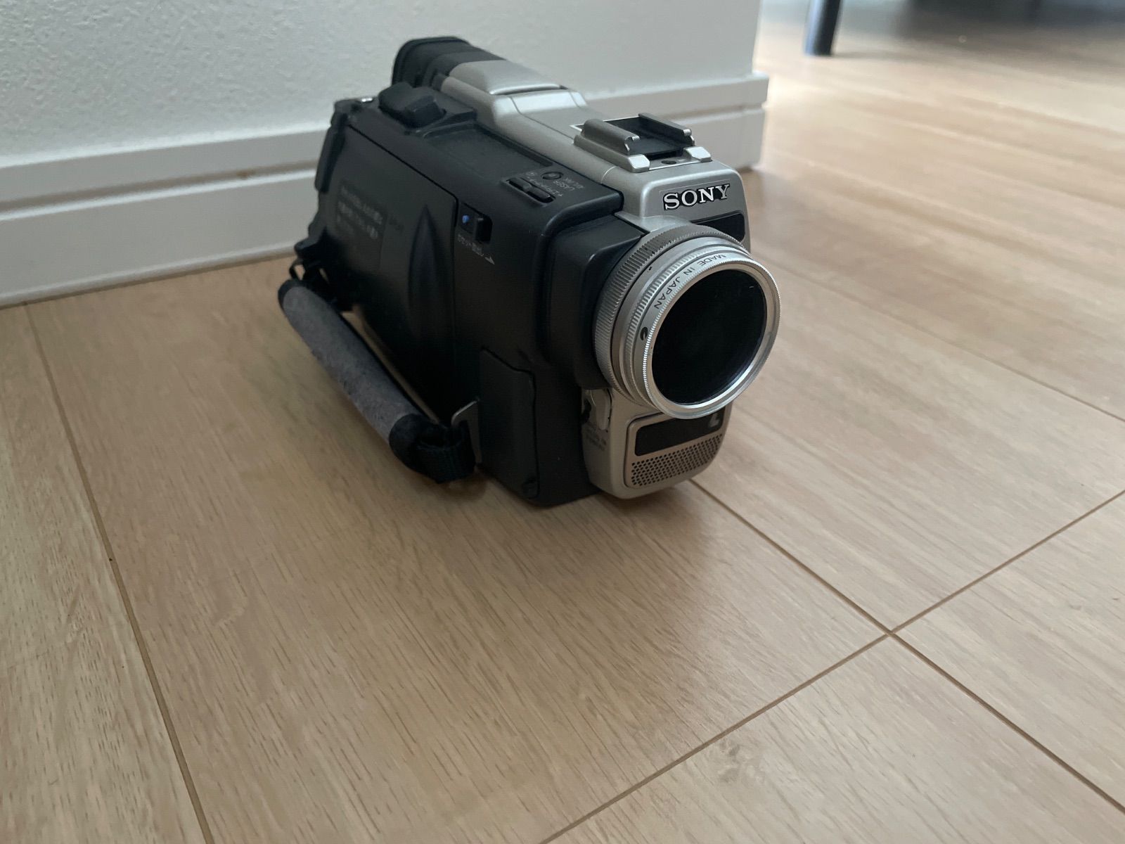 動作未確認ジャンク】SONY DCR-TRV9 ビデオカメラ Handycam - メルカリ