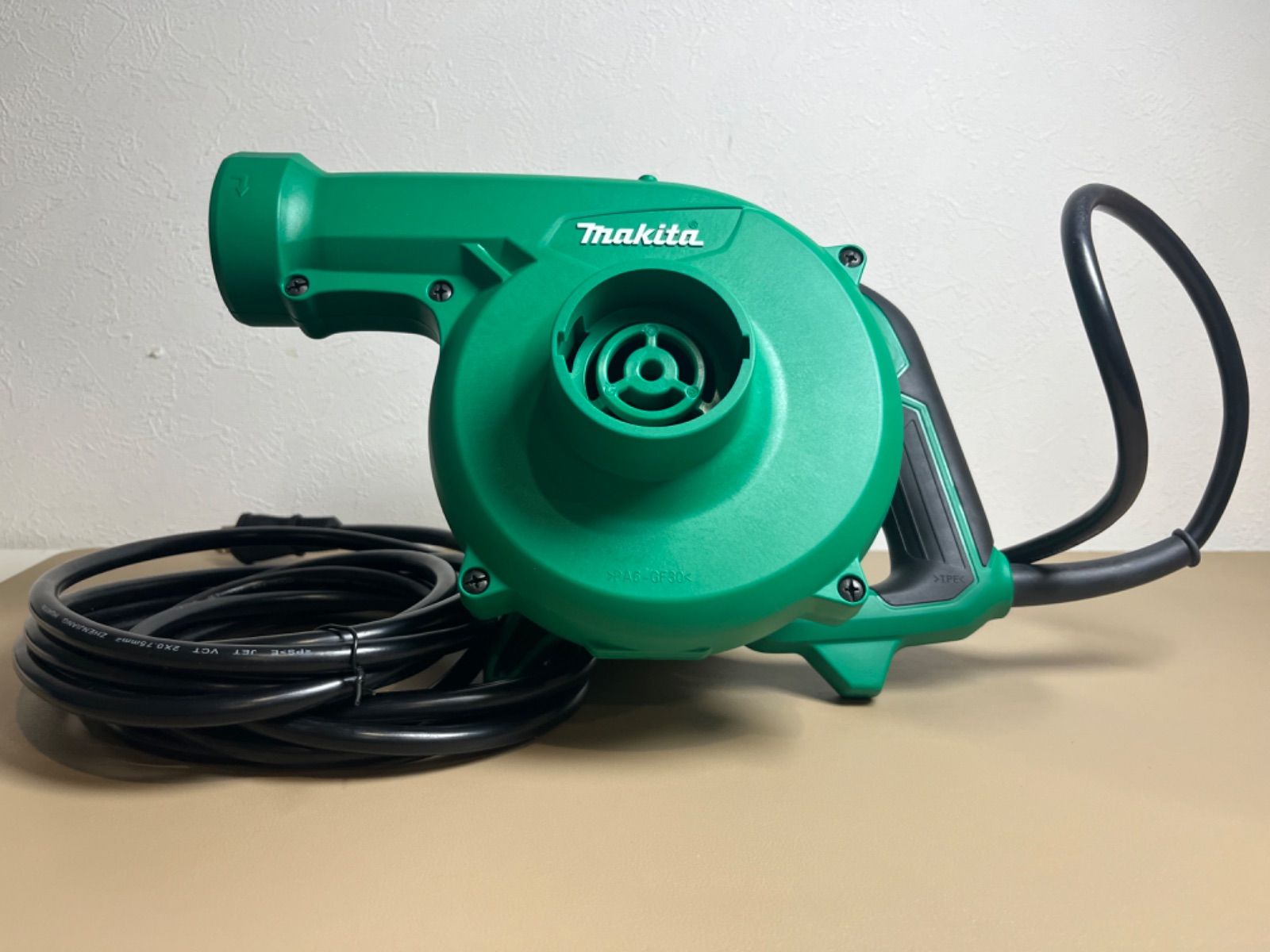 美品】マキタ（Makita） ブロワ MUB401 - メルカリ