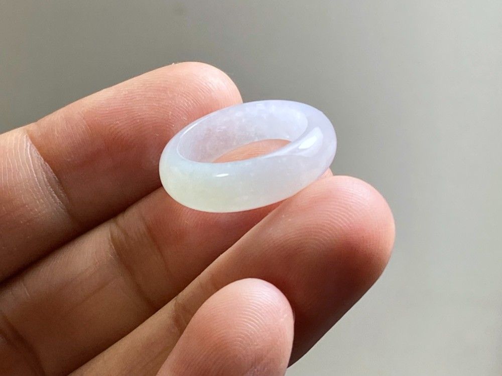 ミャンマー産 天然本翡翠 A貨　氷種　白氷　雪花綿 くり抜きリング　6.5号 L18-24 ピンキーリング 氷糯種 白瓷 8.0号 ミャンマー産 A貨 本翡翠