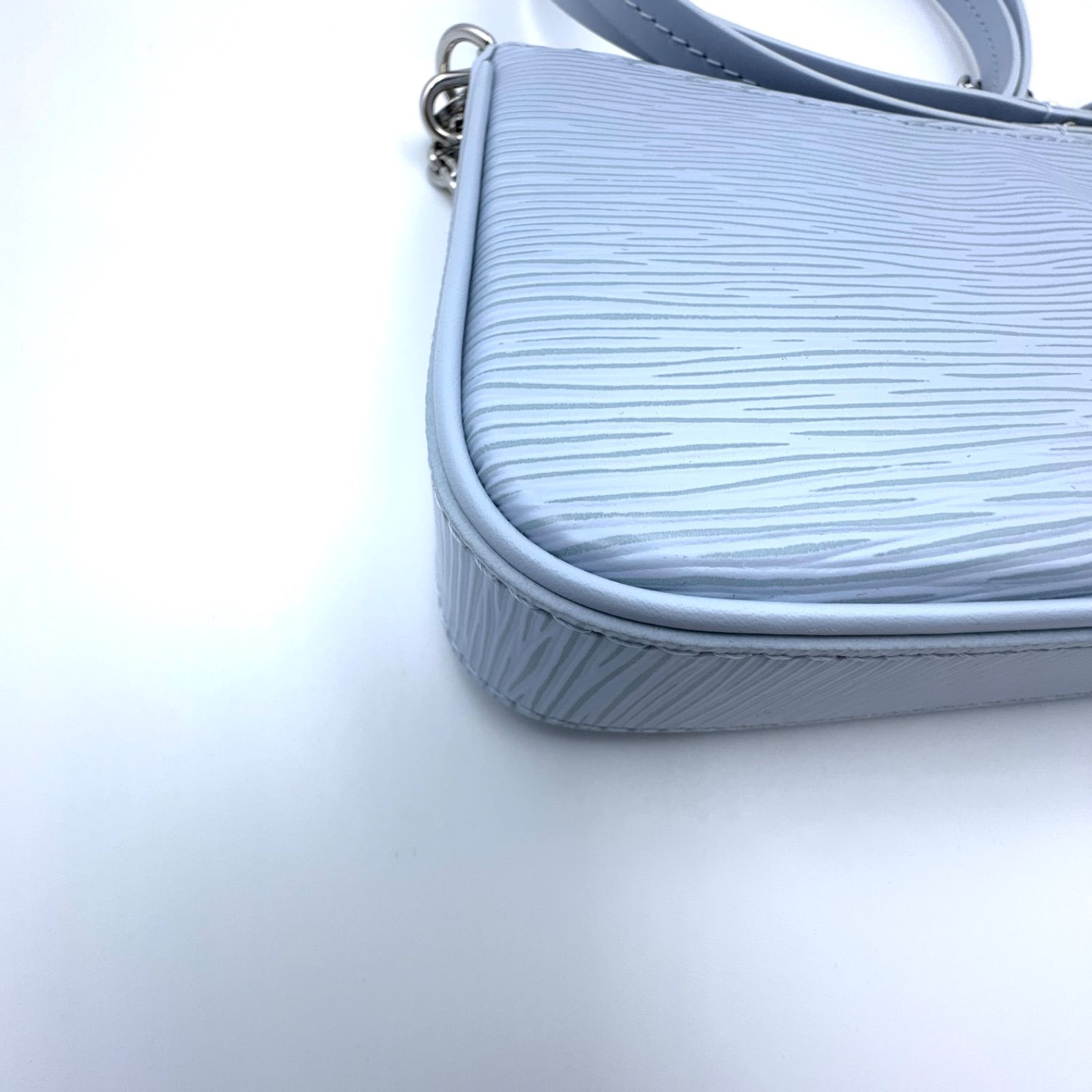 LOUIS VUITTON エピ イージーポーチ オンストラップ M80480 ショルダー 