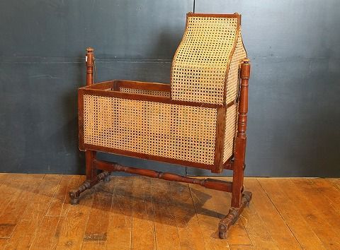 【店舗什器/撮影】1930年代 英国アンティーク ベビーコット（ベビーベッド）