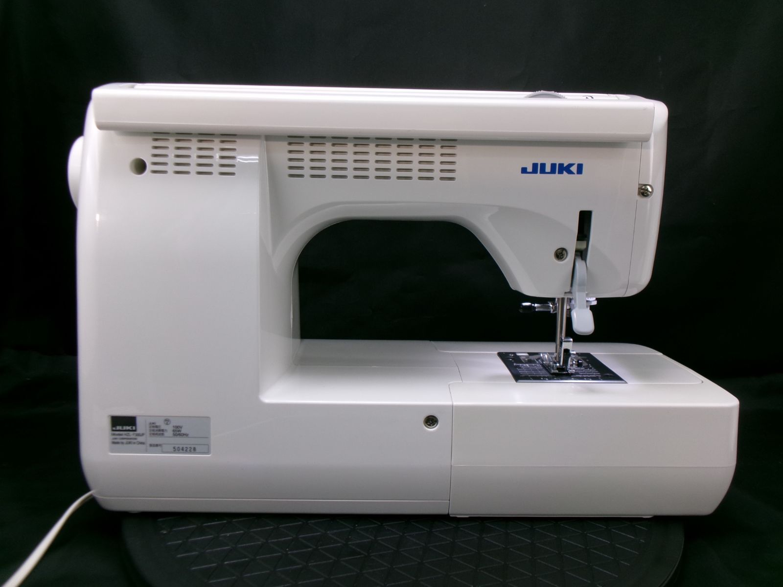 高機能コンピュータミシン・現行モデル☆エクシード HZL-F300JP ☆美品
