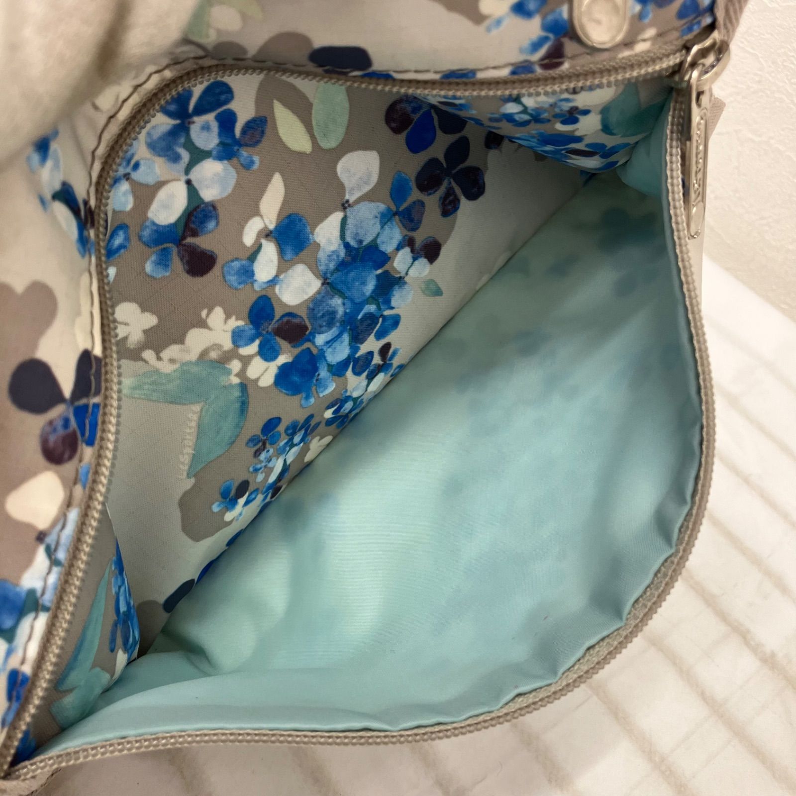 3611 LeSportsac レスポートサック ワンショルダーバック 肩がけ 斜め 