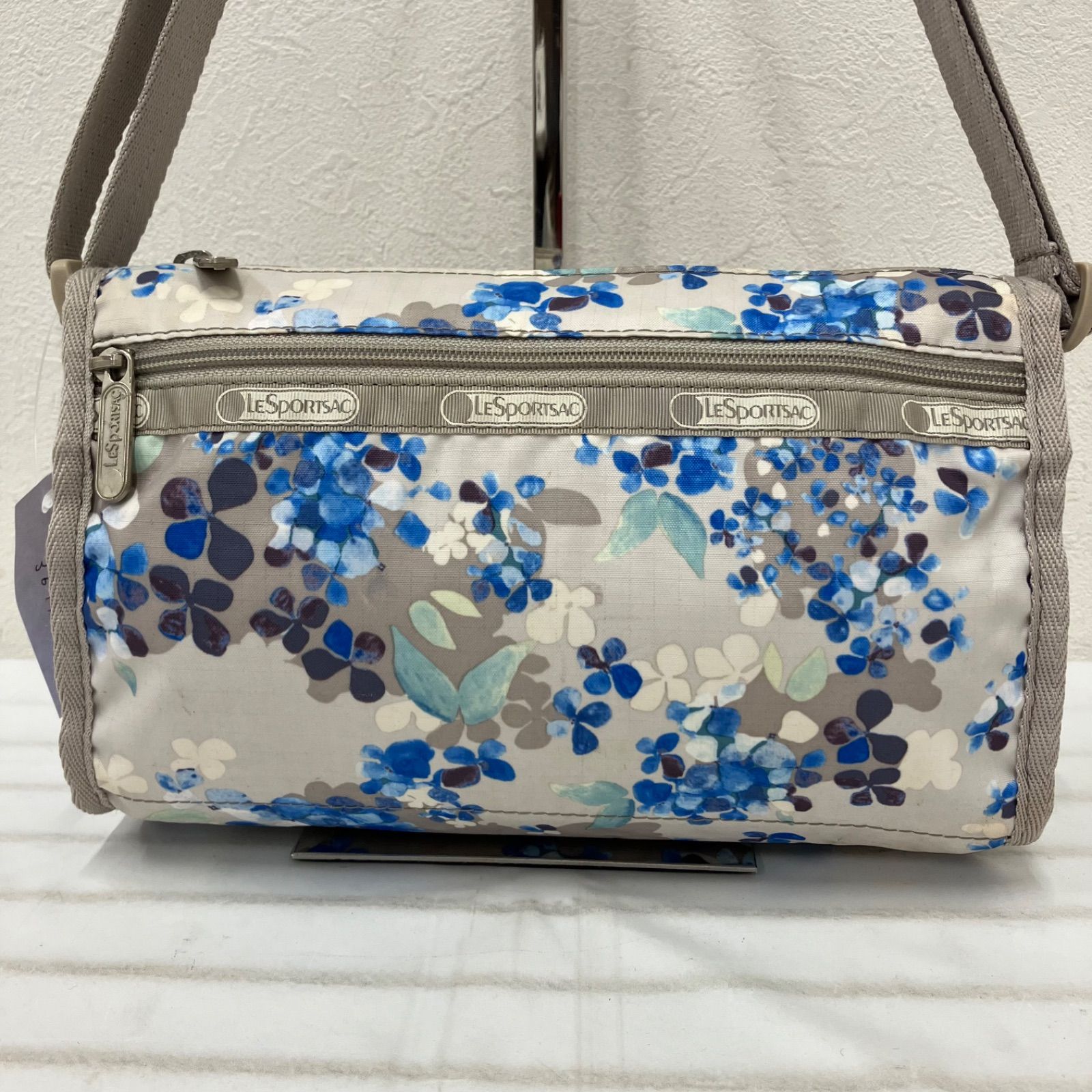 3611 LeSportsac レスポートサック ワンショルダーバック 肩がけ 斜め 
