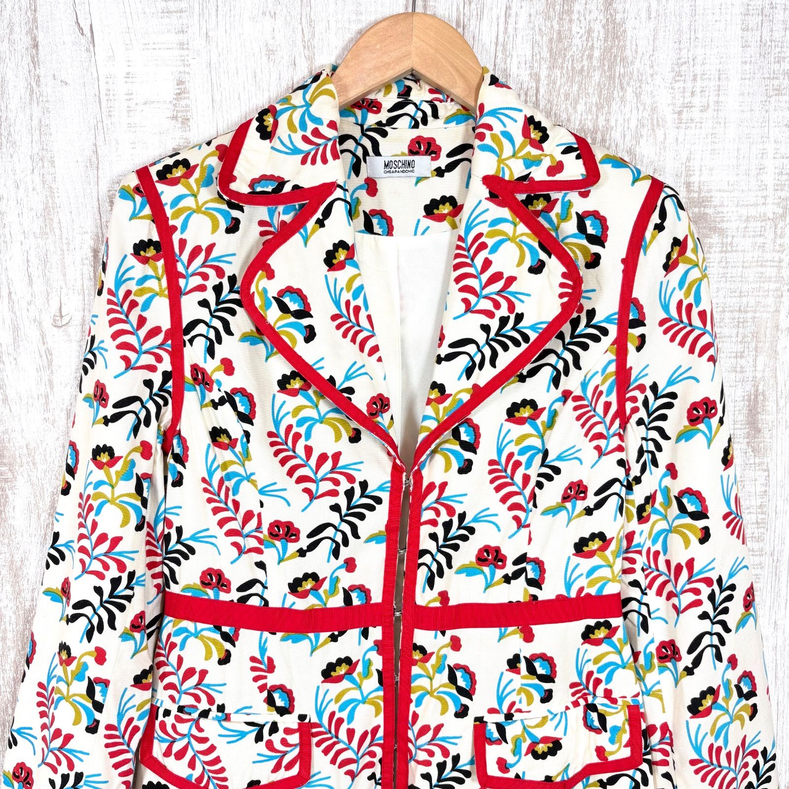 美品　モスキーノ　コート　MOSCHINO　ベルベット　刺しゅう　花柄モチーフ MOSCHINO モスキーノ 花柄 総柄 ロングジャケット コート ホワイト