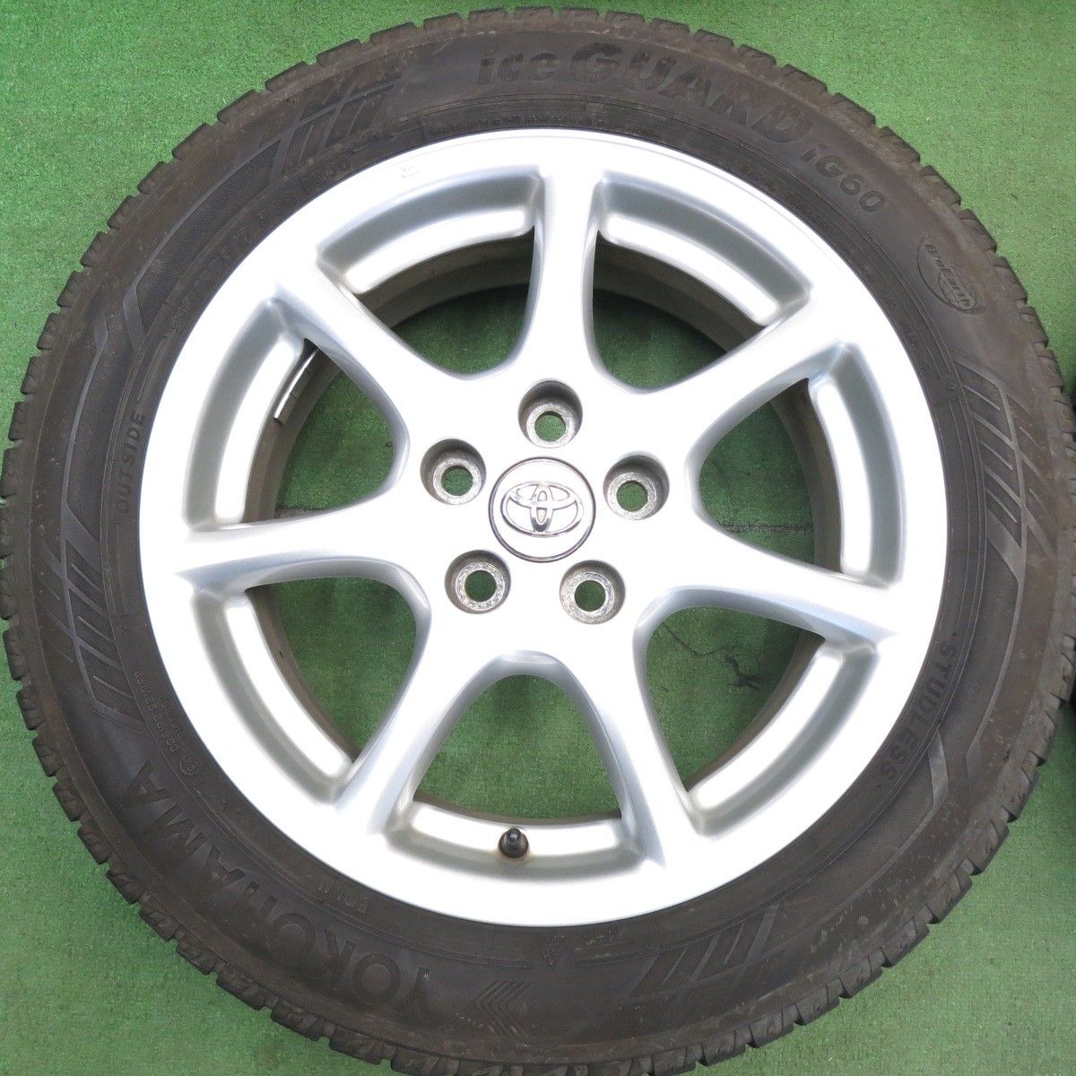 バリ溝！8.5分☆トヨタ 50系 エスティマ 純正 215/55R17 スタッドレス