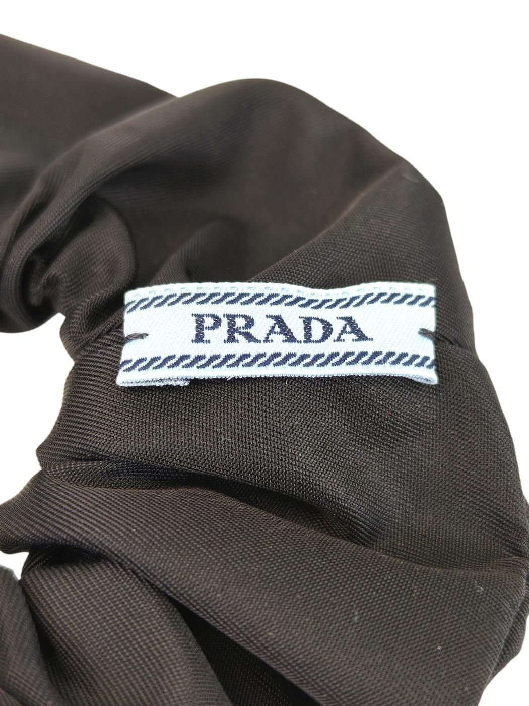 PRADA プラダ トライアングル ロゴ シュシュ ブラック 管理番号：11427