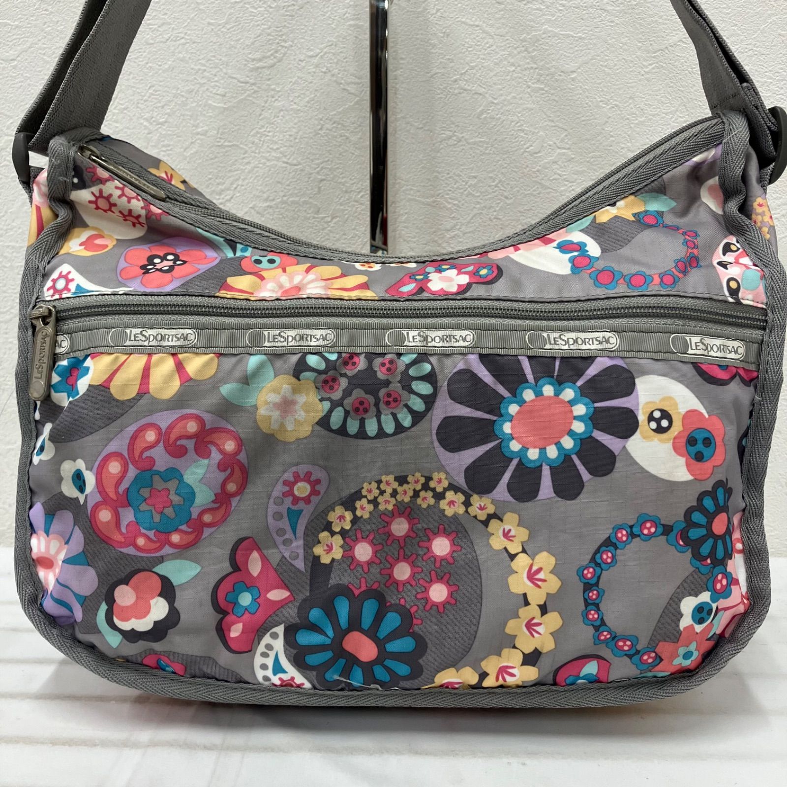 3941 LeSportsac レスポートサック ショルダーバッグ 肩がけ 斜めがけ 
