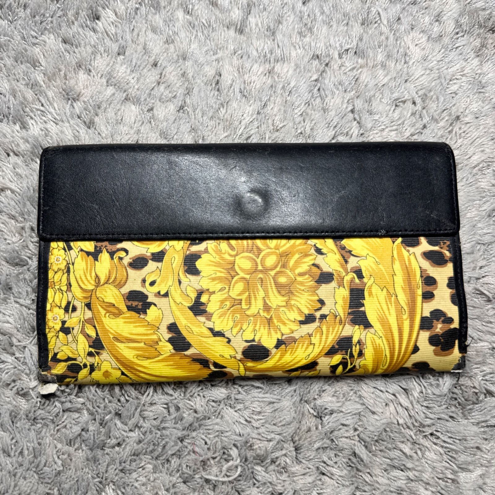 GIANNI VERSACE ベルサーチ 長財布 レザー ブラック×イエロー系 - メルカリ