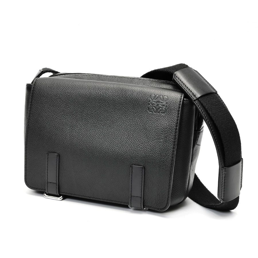 【美品】LOEWE ブラック ショルダーバッグ　ミリタリーメッセンジャー ロエベ / LOEWE ミリタリー メッセンジャーバッグ / ショルダーバッグ