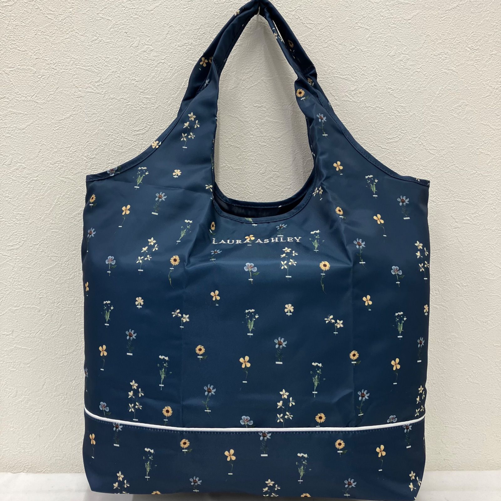 3313 Laura Ashley ローラアシュレイ 折り畳みエコバッグ ポーチ付き 