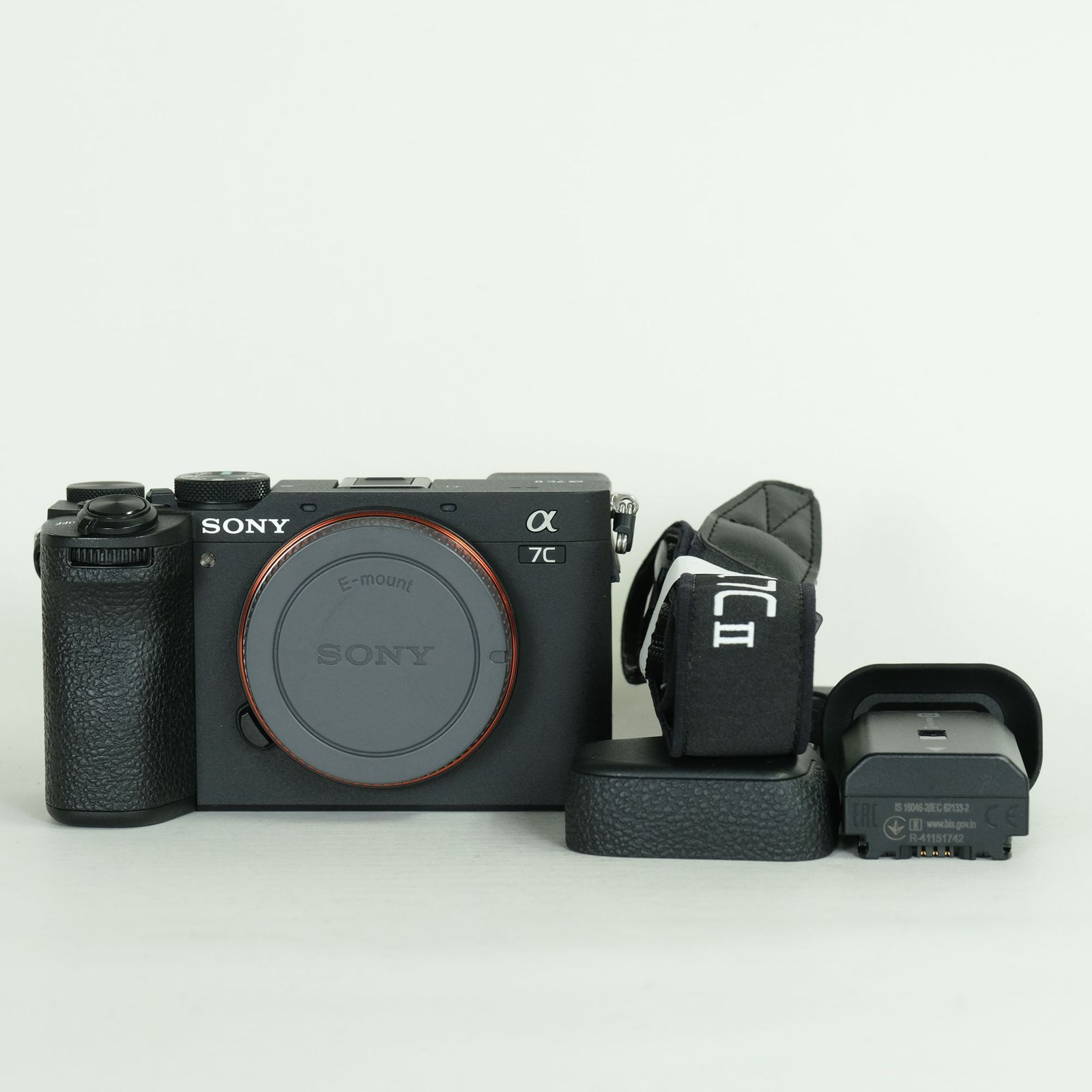 美品 | シャッター数11,920回｜グリップエクステンション付] SONY α7C
