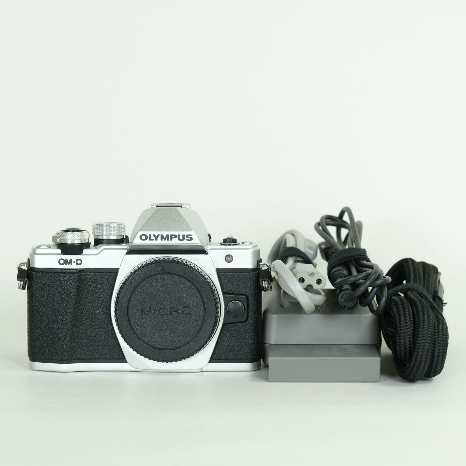 美品 | シャッター数3,540回] OLYMPUS OM-D E-M10 Mark II [ボディ 
