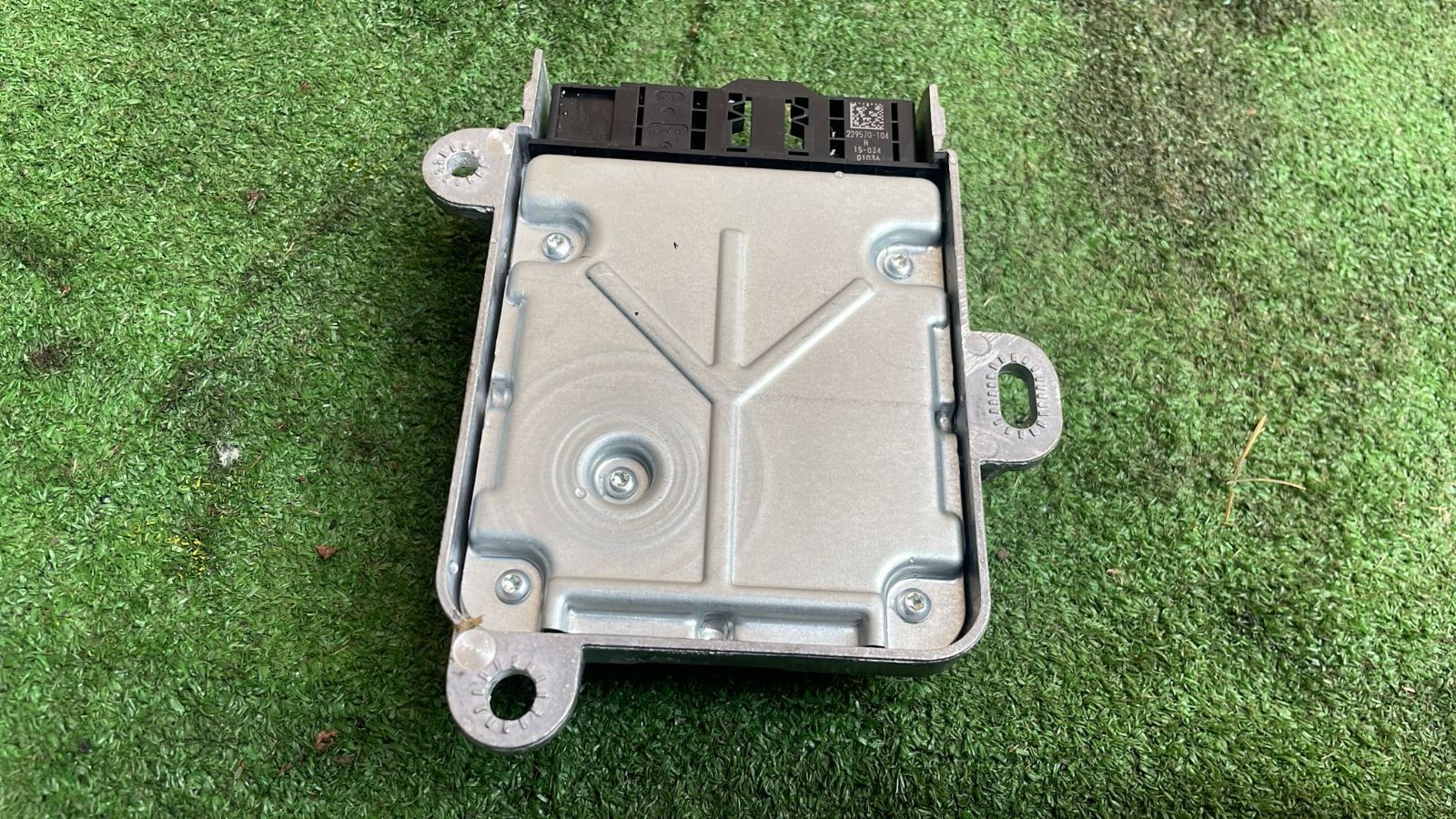 BMW　LDA-2C20　H27　エアバックコンピューター　C-7-5294