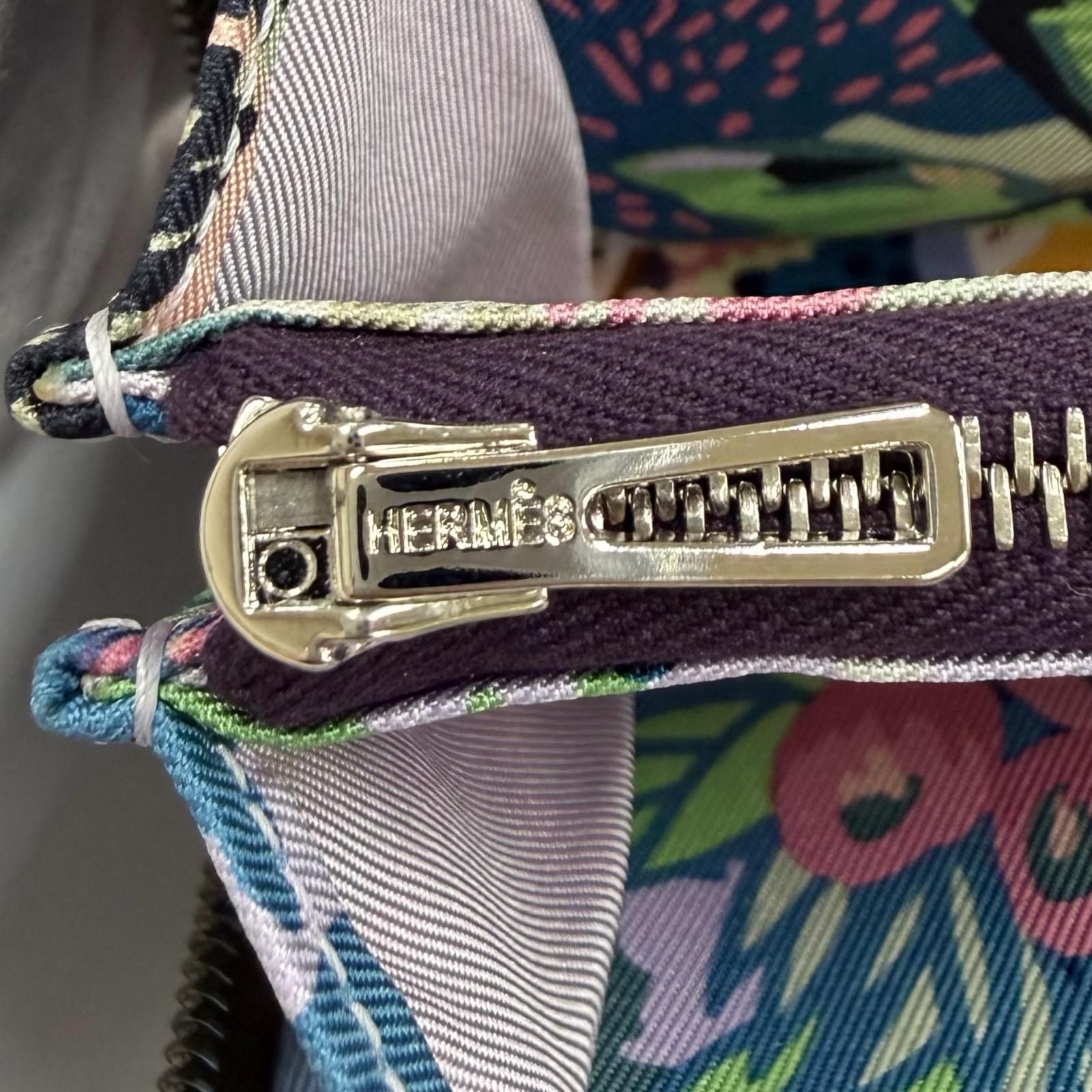 未使用品☆HERMES エルメス アザップコンパクト シルクイン エトゥープ