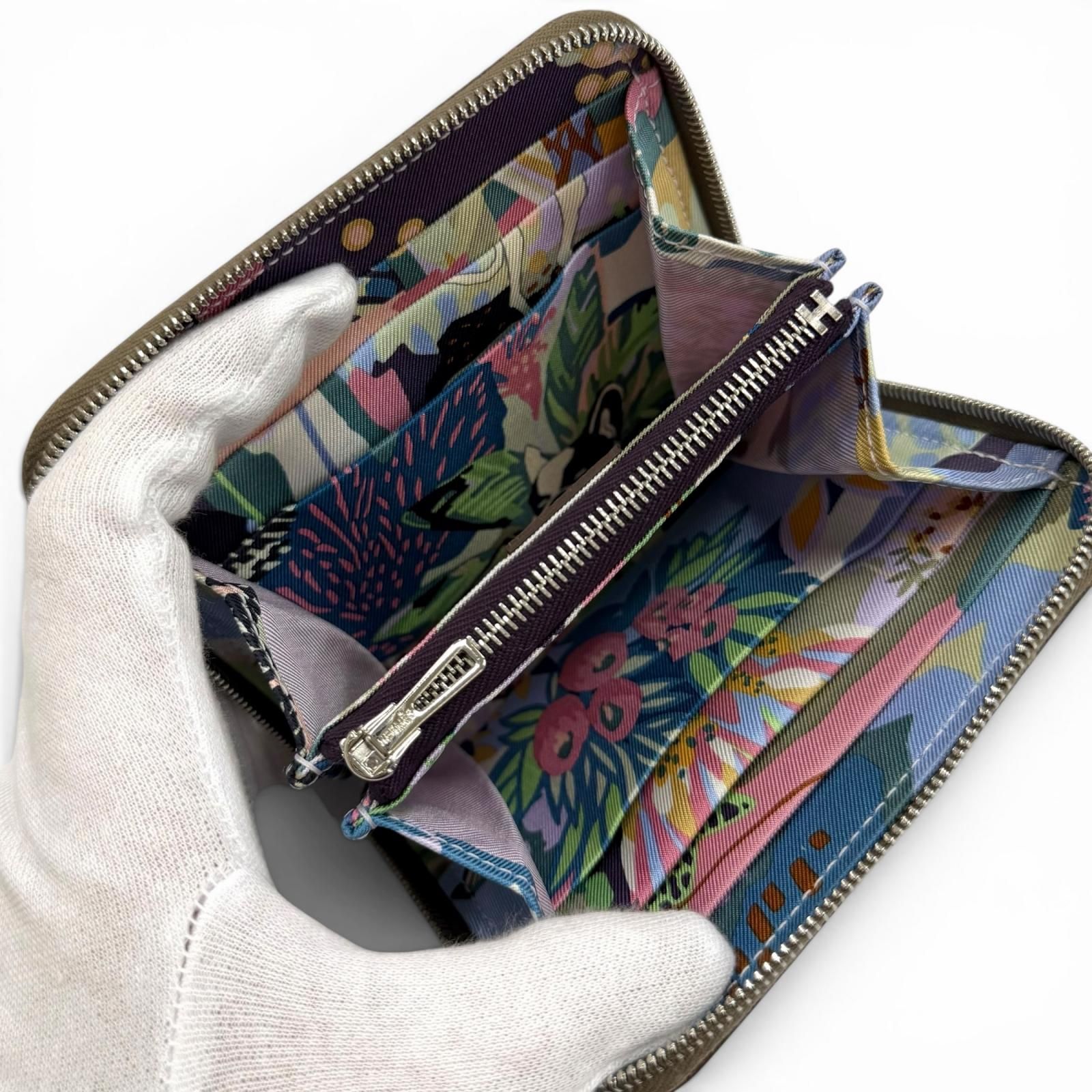 未使用品☆HERMES エルメス アザップコンパクト シルクイン エトゥープ