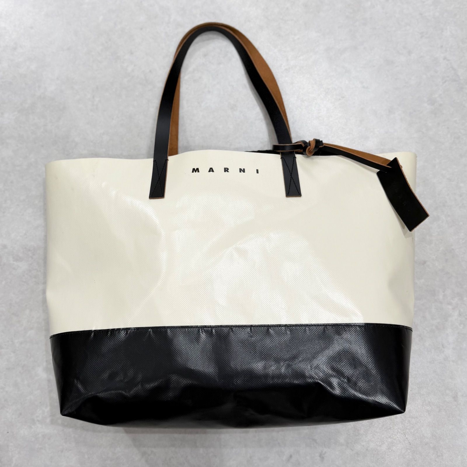 MARNI マルニ PVC トートバッグ バイカラー ホワイト×ブラック - メルカリ