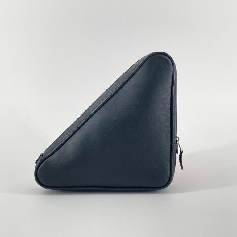 BALENCIAGA（バレンシアガ） トライアングル クラッチバッグ 476976