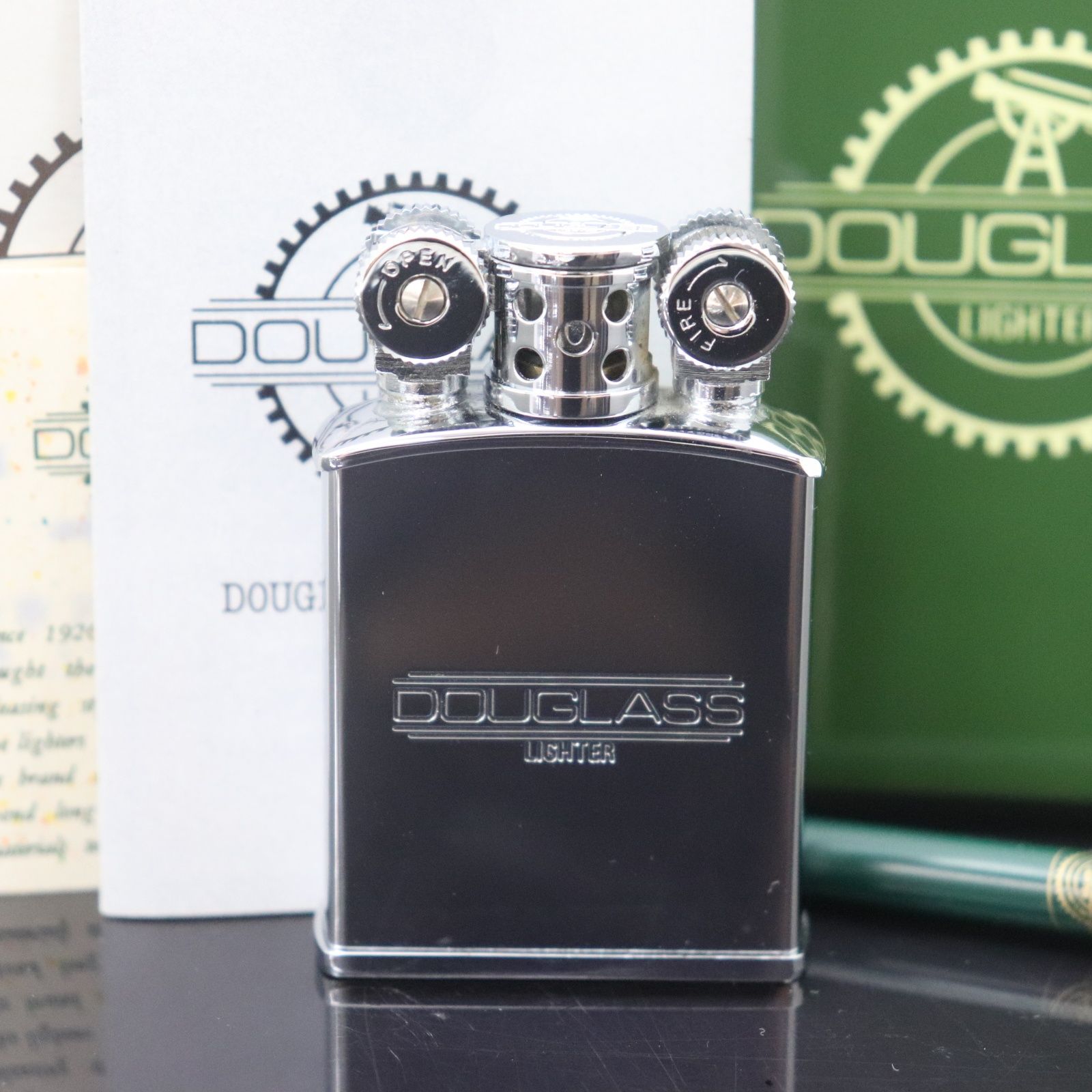 ITQ0XIJ0PAI8 DOUGLASS LIGHTER Ⅲ ダグラス ライター 火花OK フリント 発火石 ケース 付 シルバー 喫煙具 コレクション