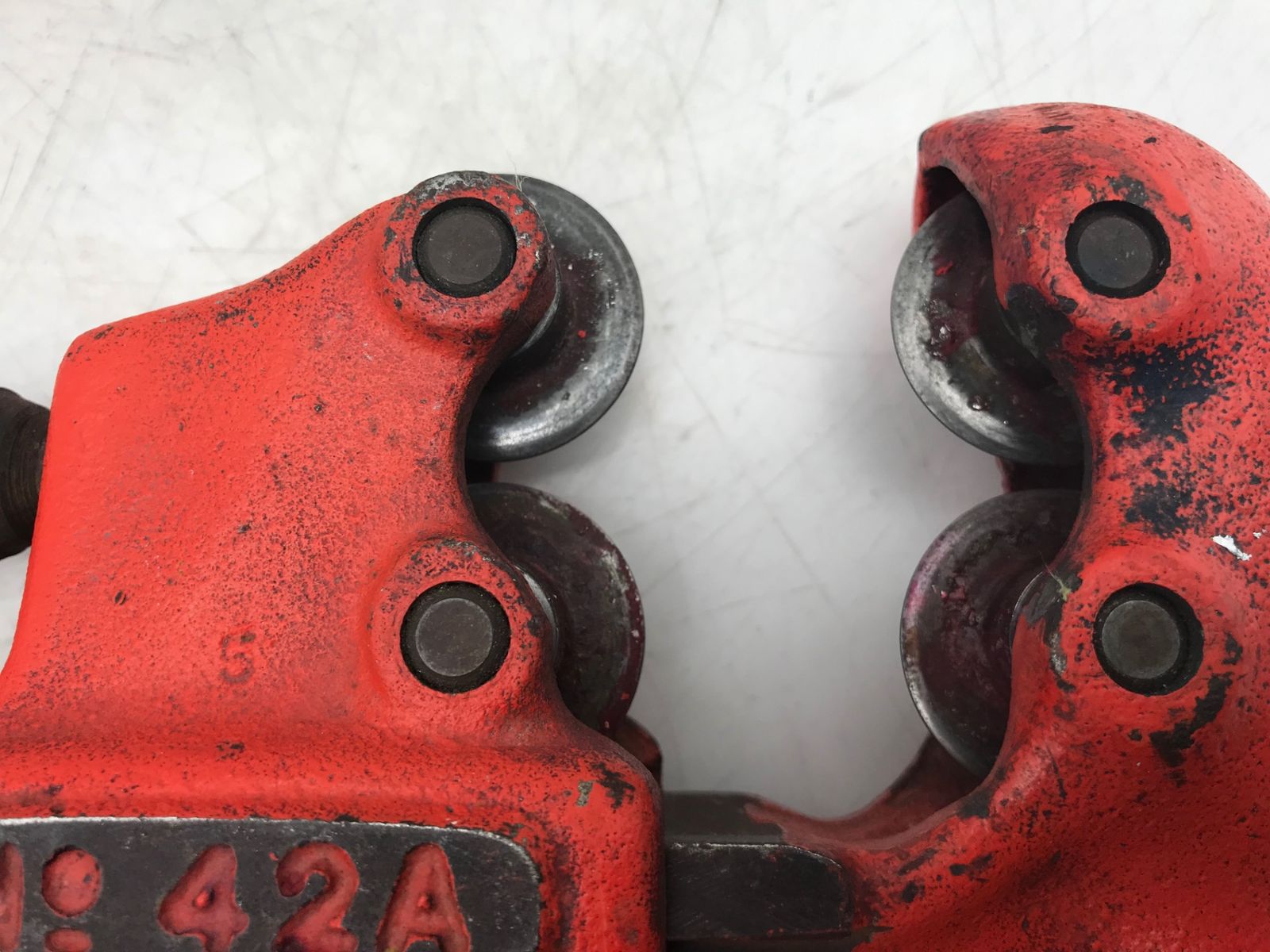 【中古品】RIDGID/リジット 32870 〇 強力型4枚刃パイプカッター42-A [IT_KLFYE][小牧][M04]
