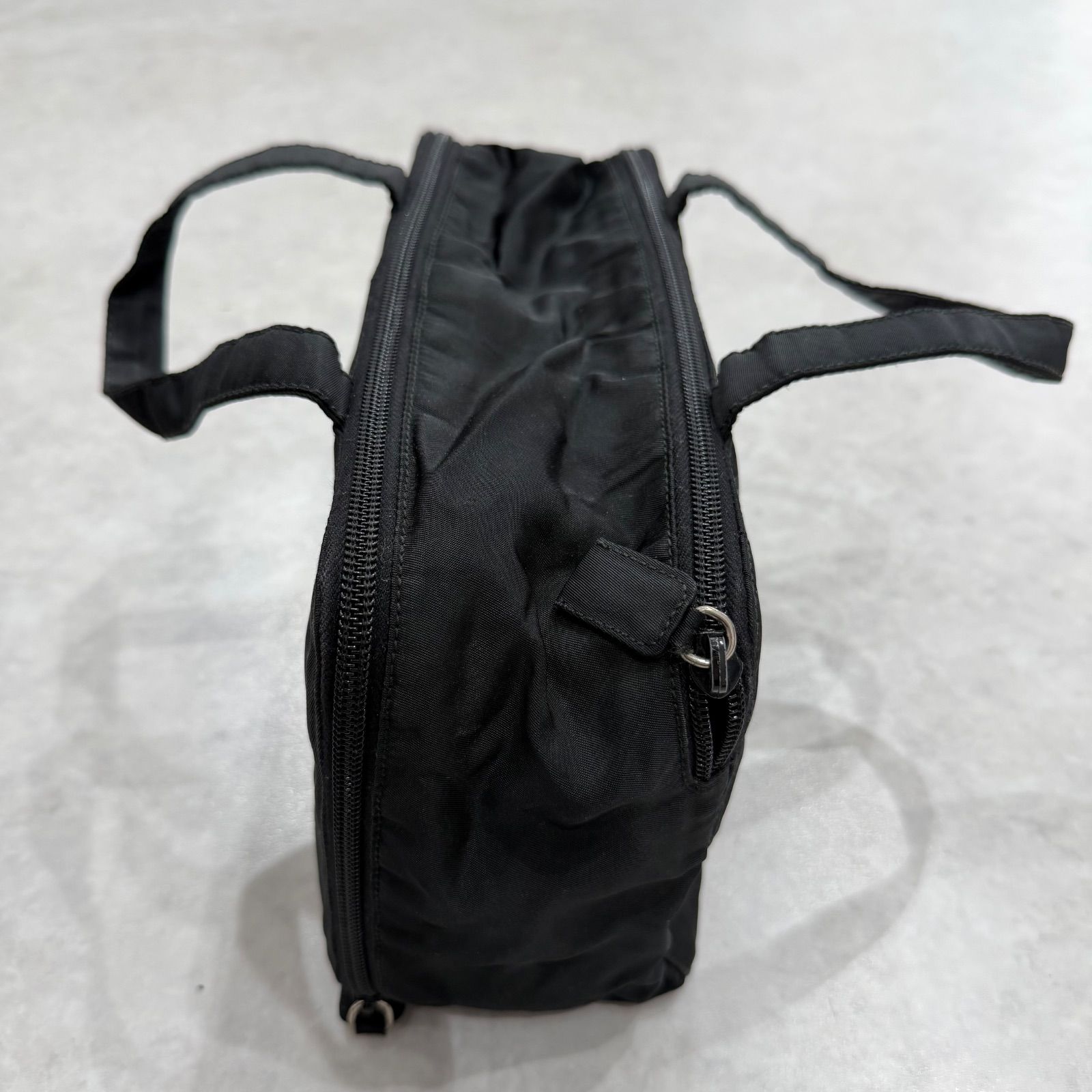 PRADA プラダ ナイロン メイクポーチ コスメバッグ バニティ ブラック