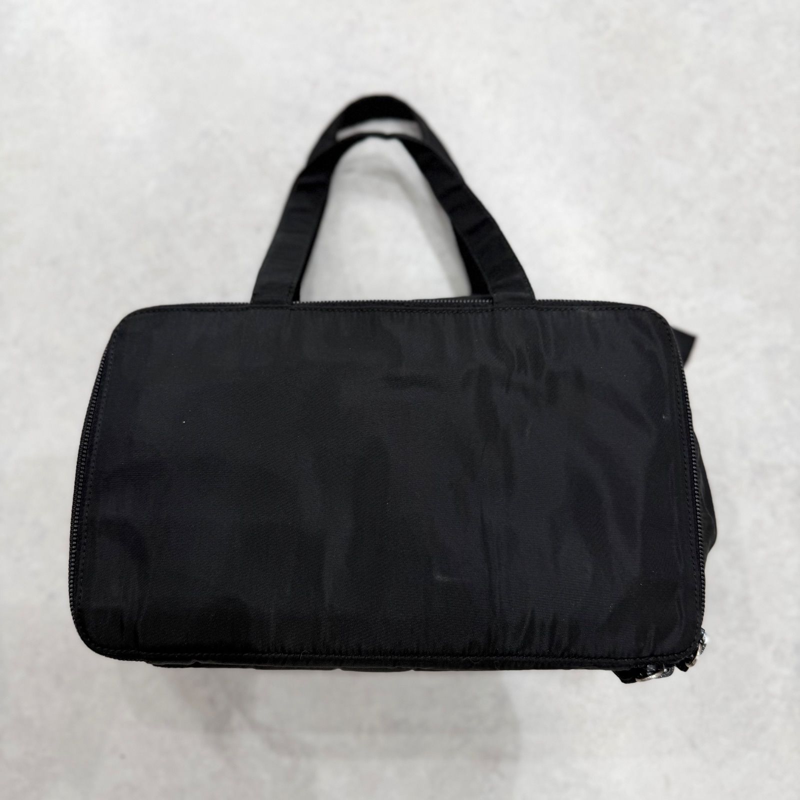 PRADA プラダ ナイロン メイクポーチ コスメバッグ バニティ ブラック