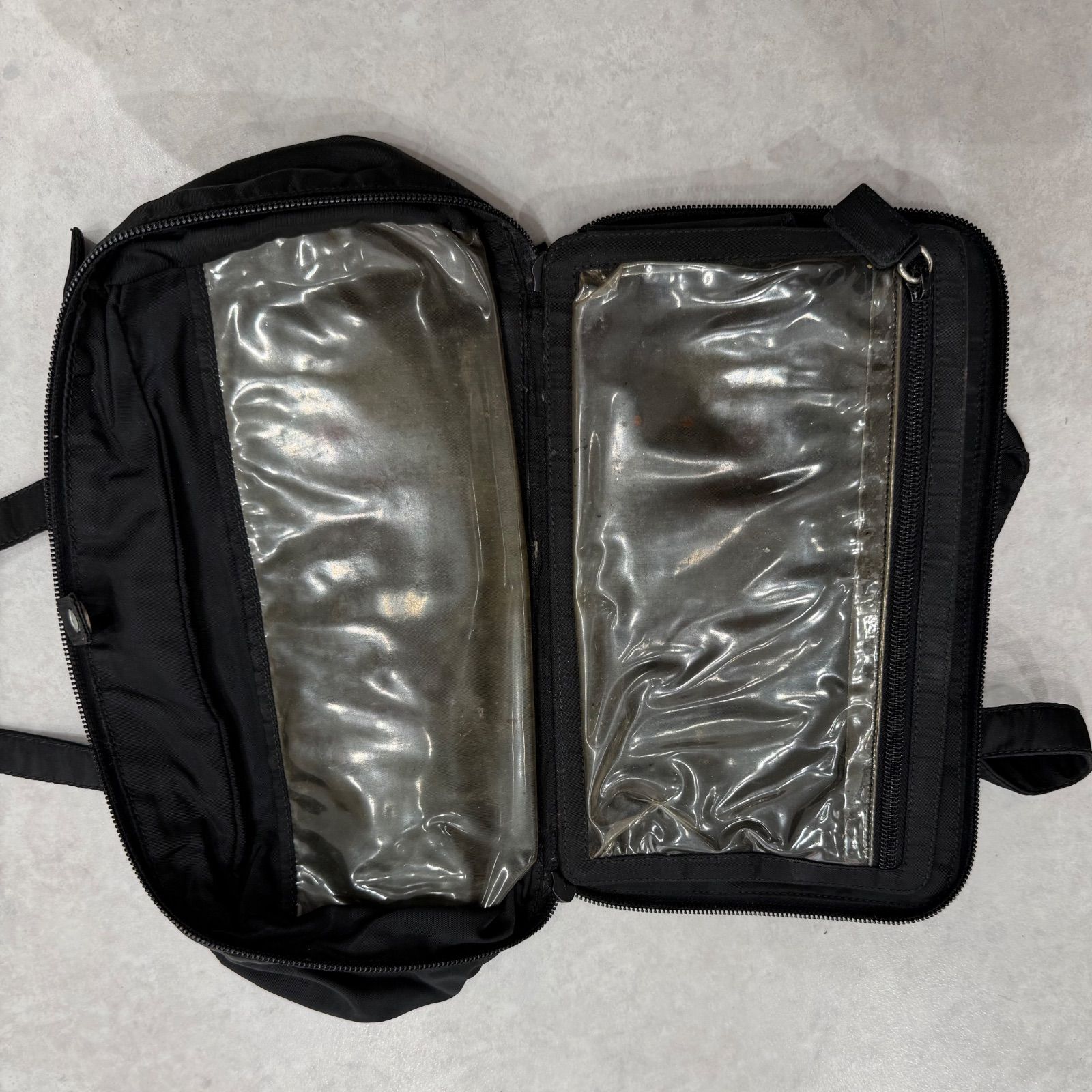 PRADA プラダ ナイロン メイクポーチ コスメバッグ バニティ ブラック