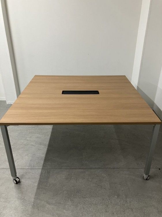 【中古品】オカムラ アプションフリーシリーズ 1400ワークテーブル ブラウン