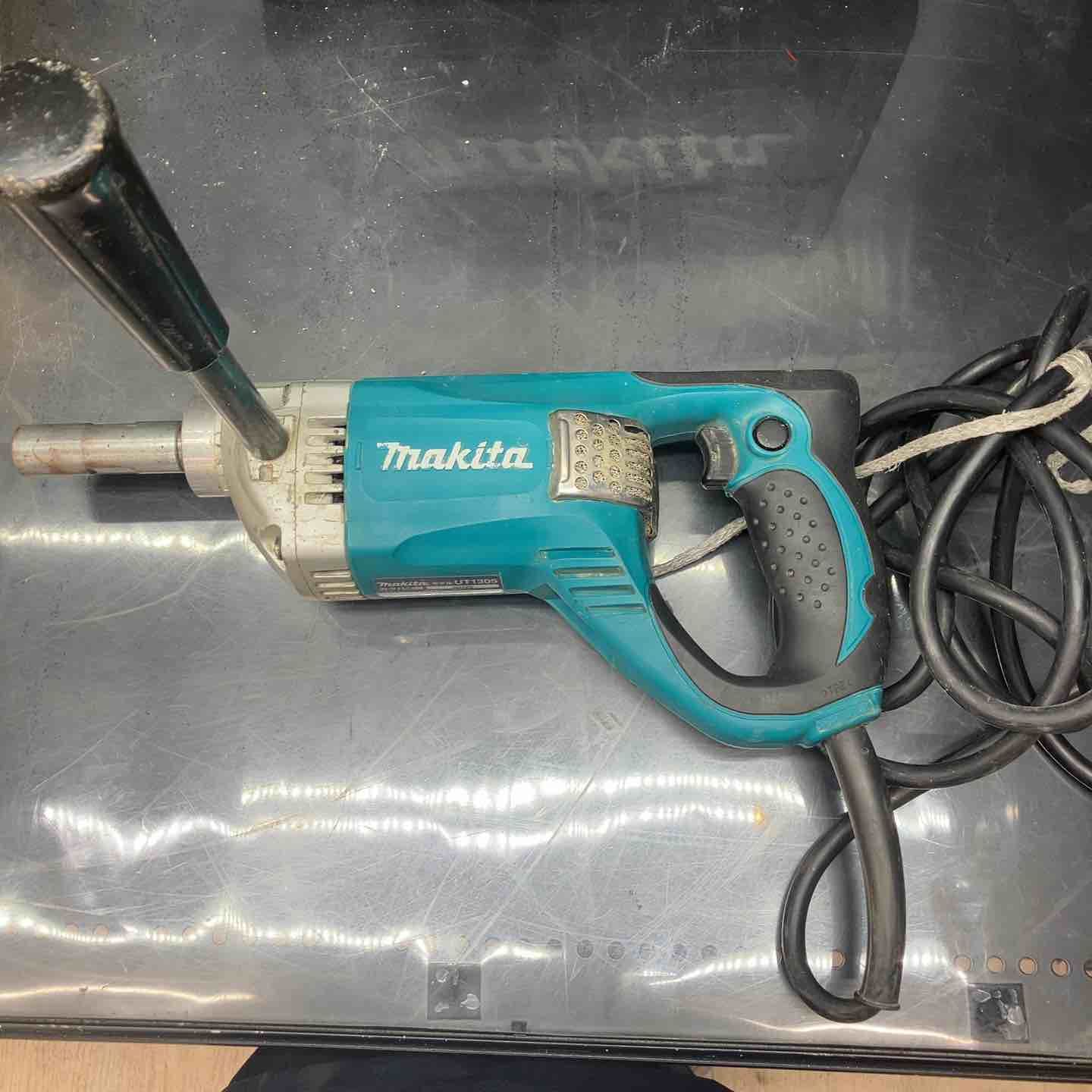 マキタ(makita) コンクリートかくはん機 UT1305【川越店】